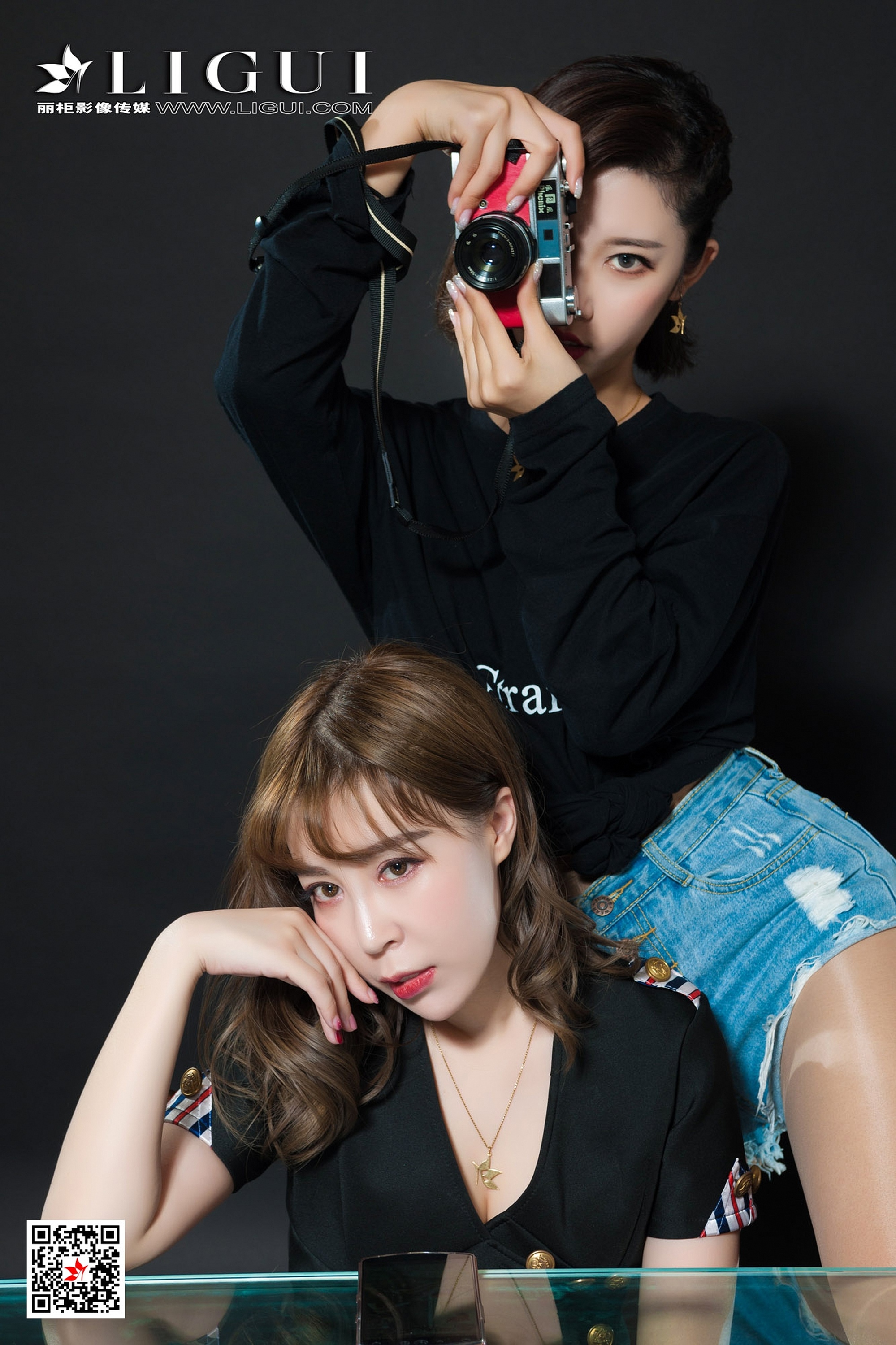 Foot Fetish Twin Flowers 43