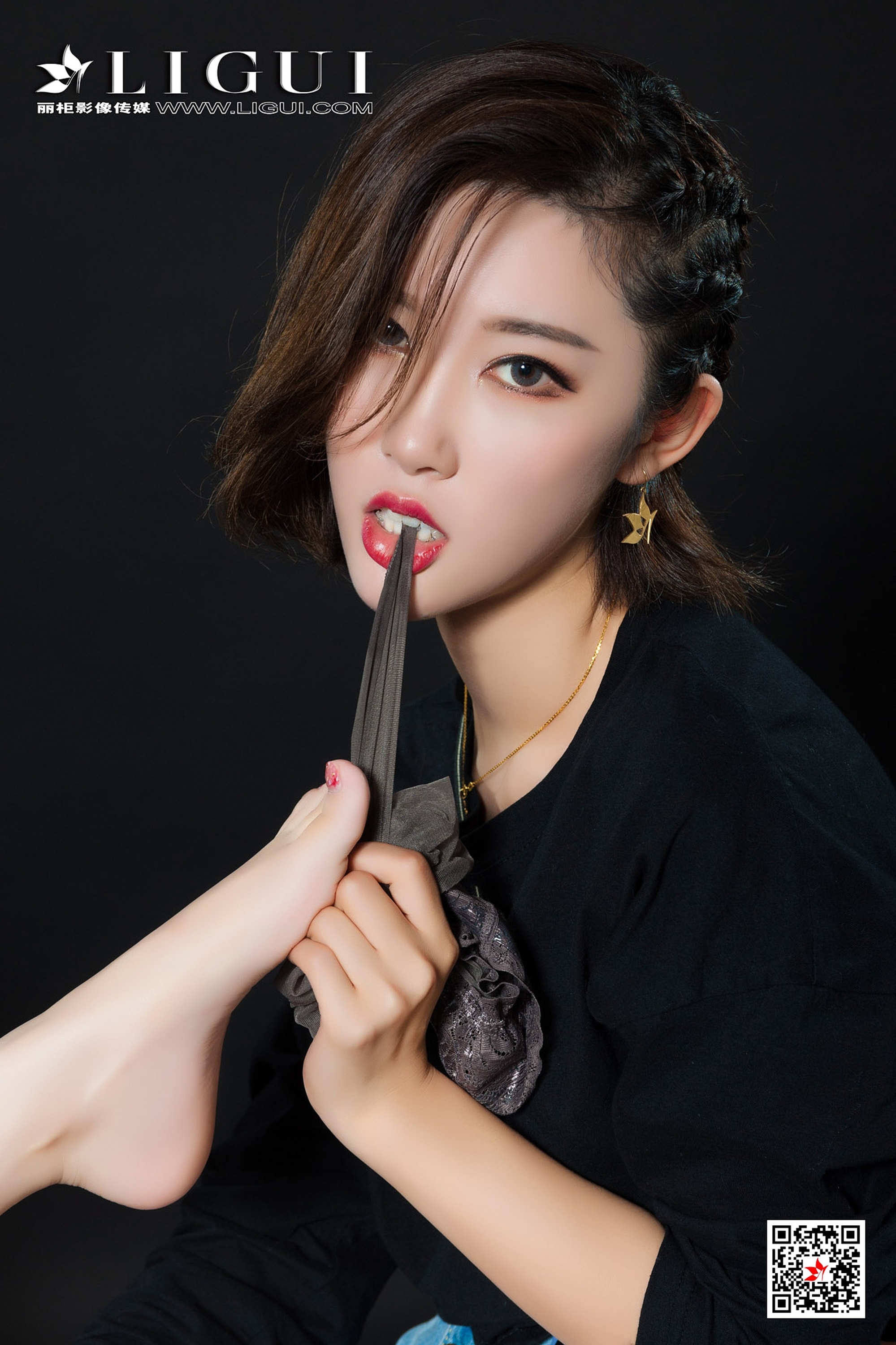 Foot Fetish Twin Flowers 43