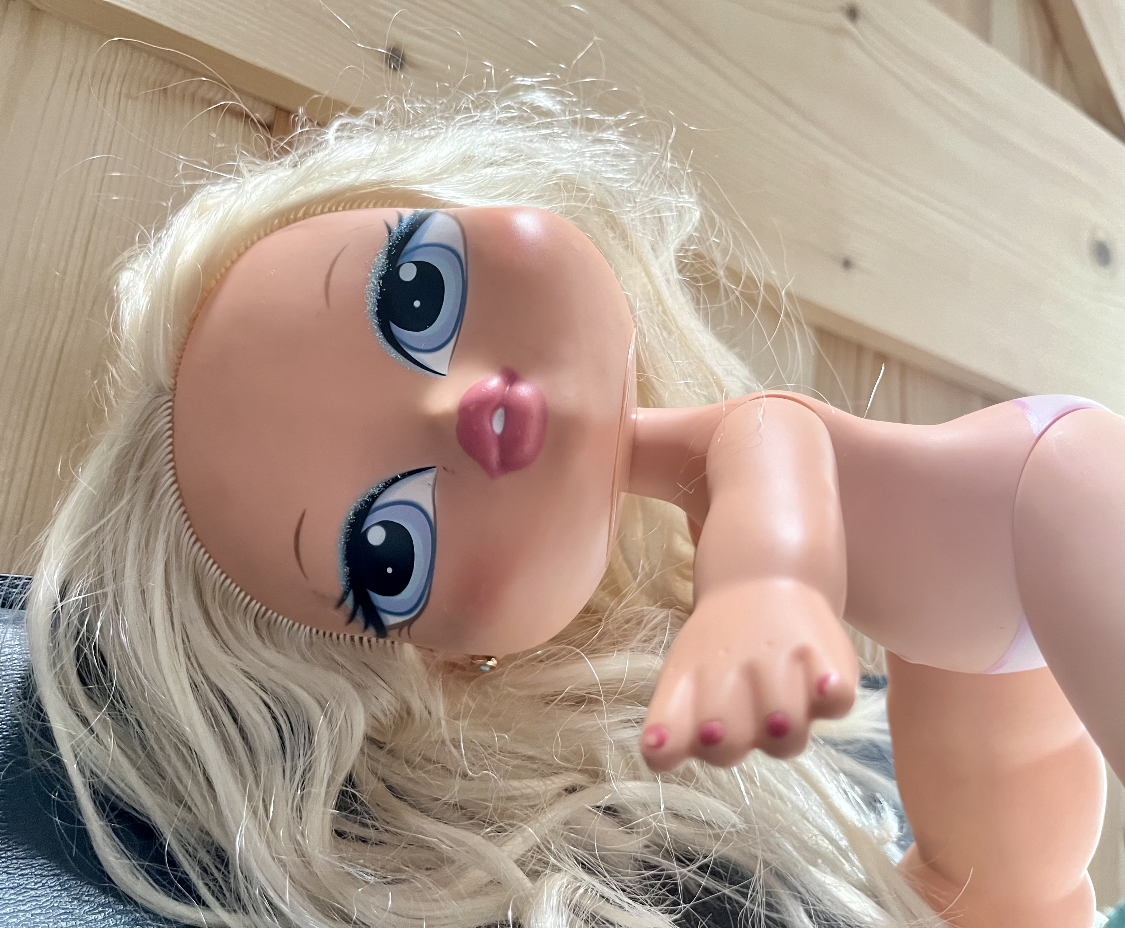 Smelly and dirty secondhand store blonde doll facial cumshot