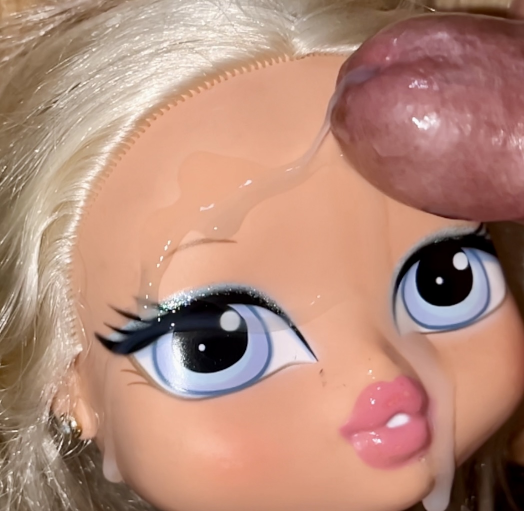 Smelly and dirty secondhand store blonde doll facial cumshot