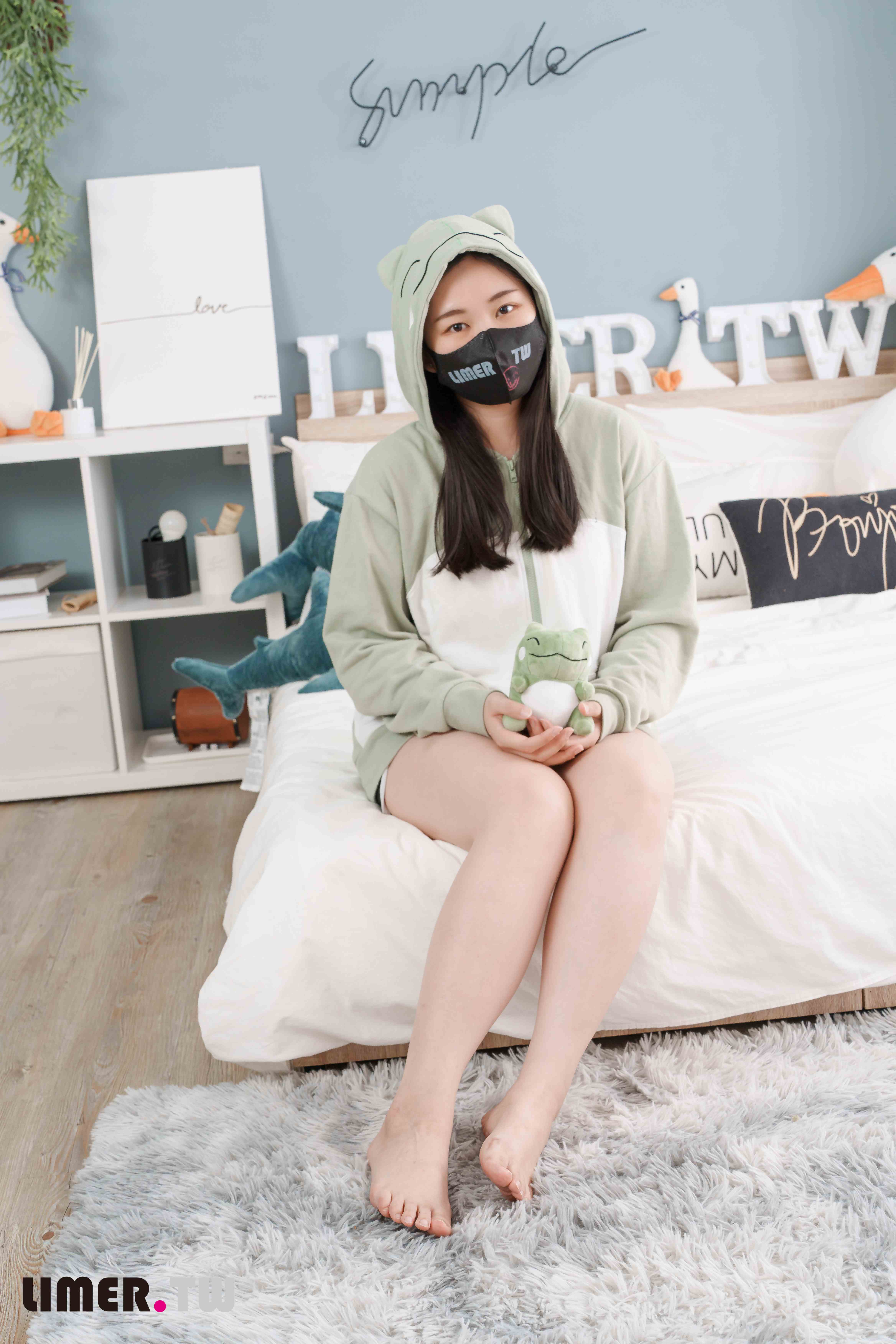 China Beauty Legs and feet 606