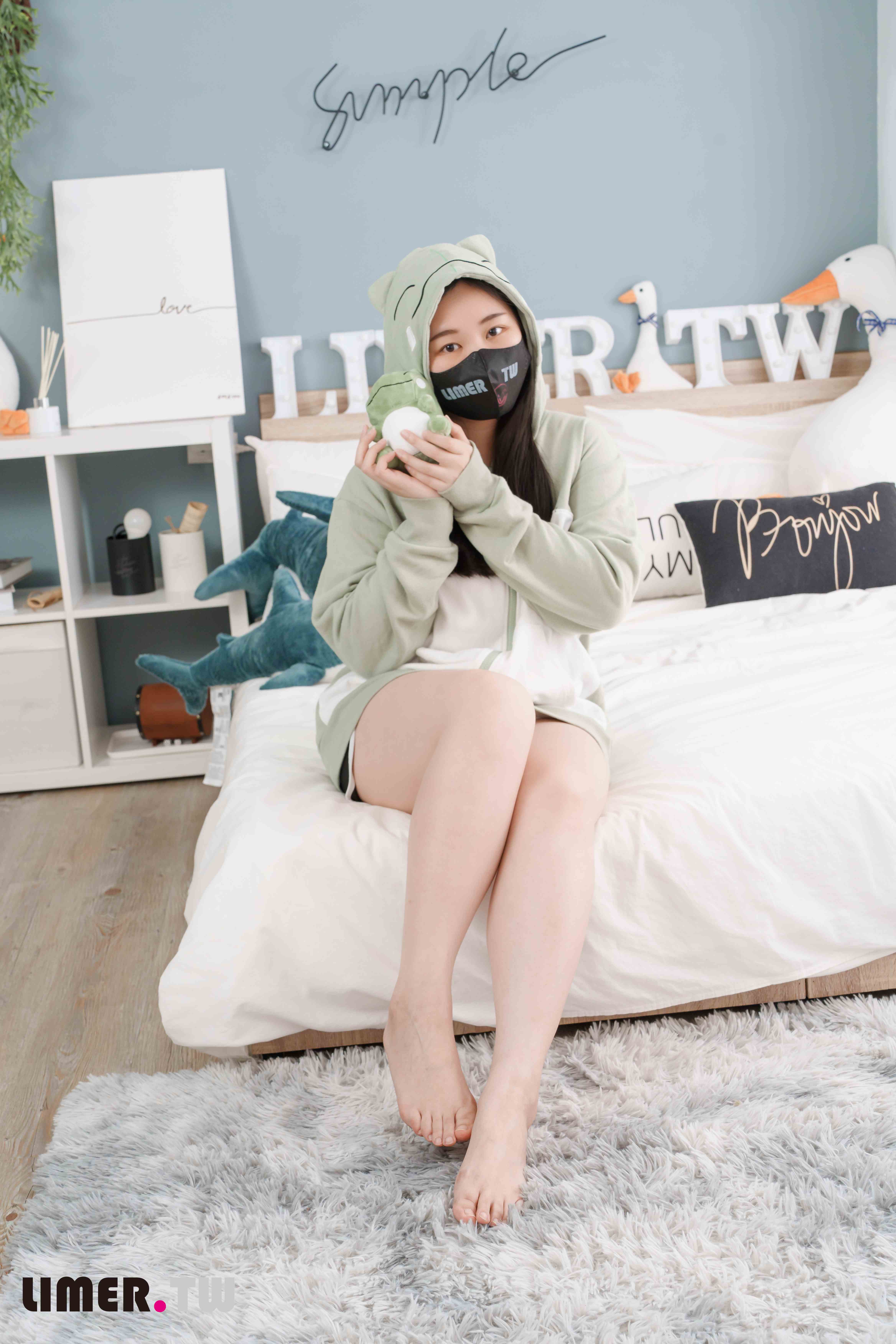 China Beauty Legs and feet 606