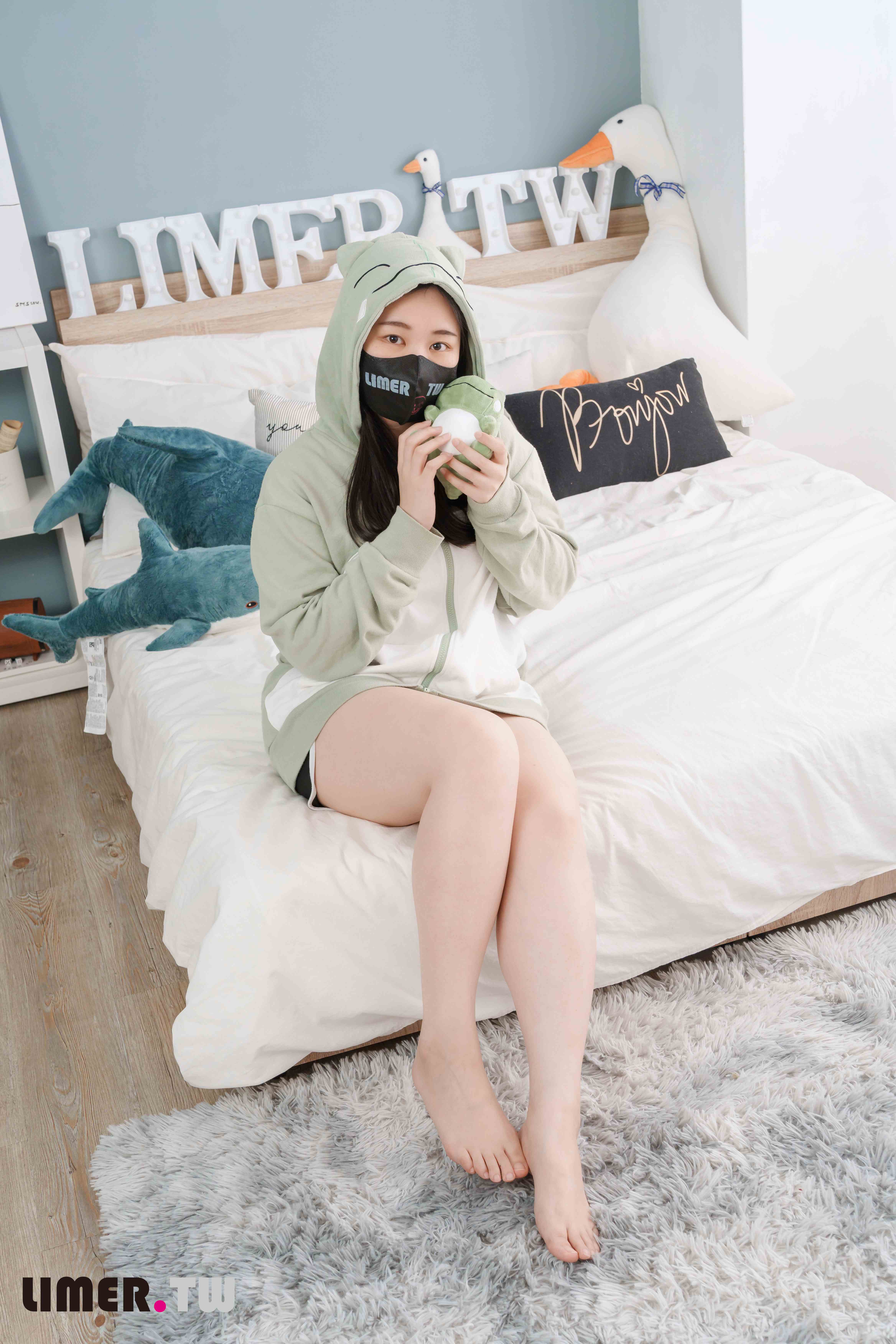 China Beauty Legs and feet 606