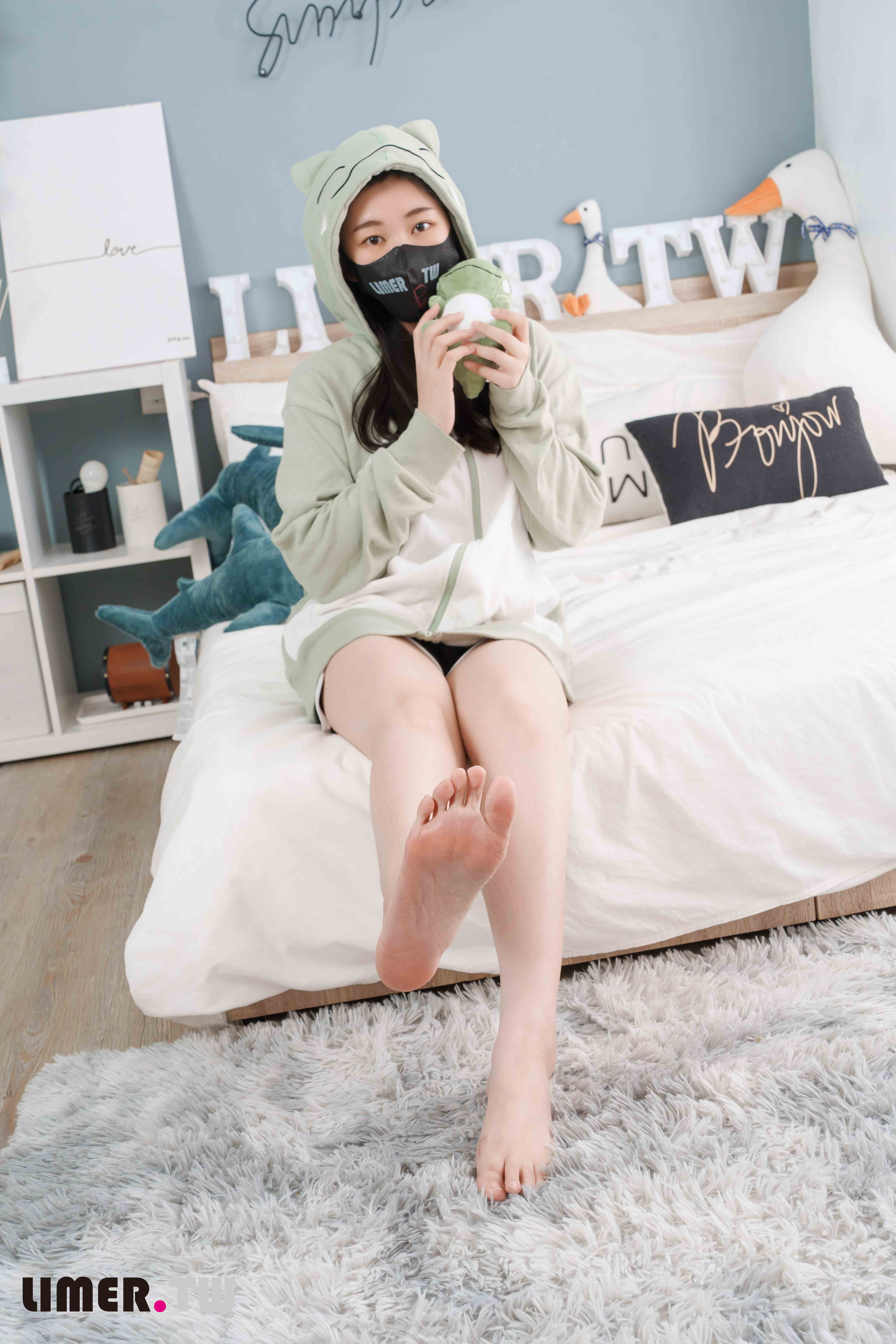 China Beauty Legs and feet 606