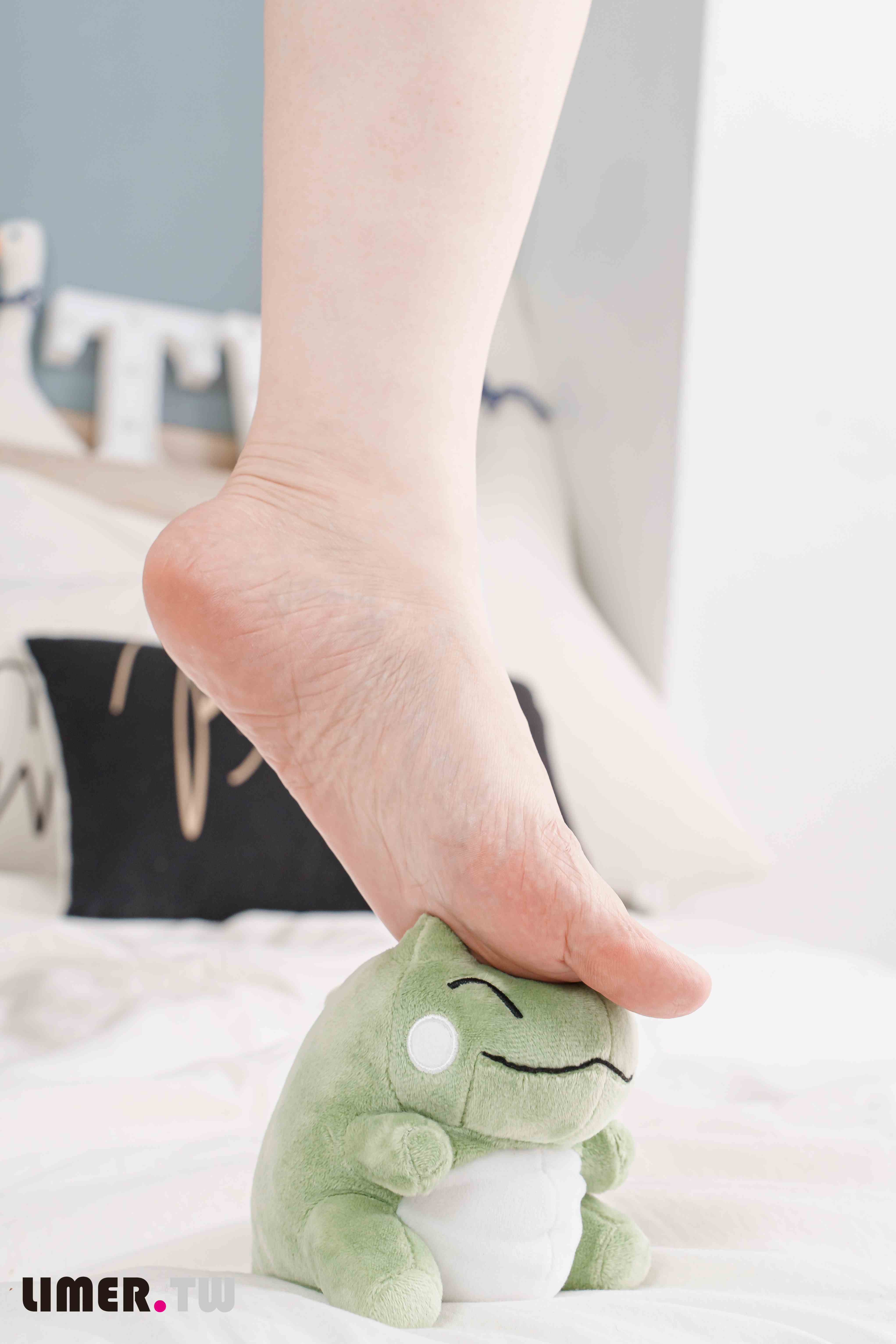 China Beauty Legs and feet 606