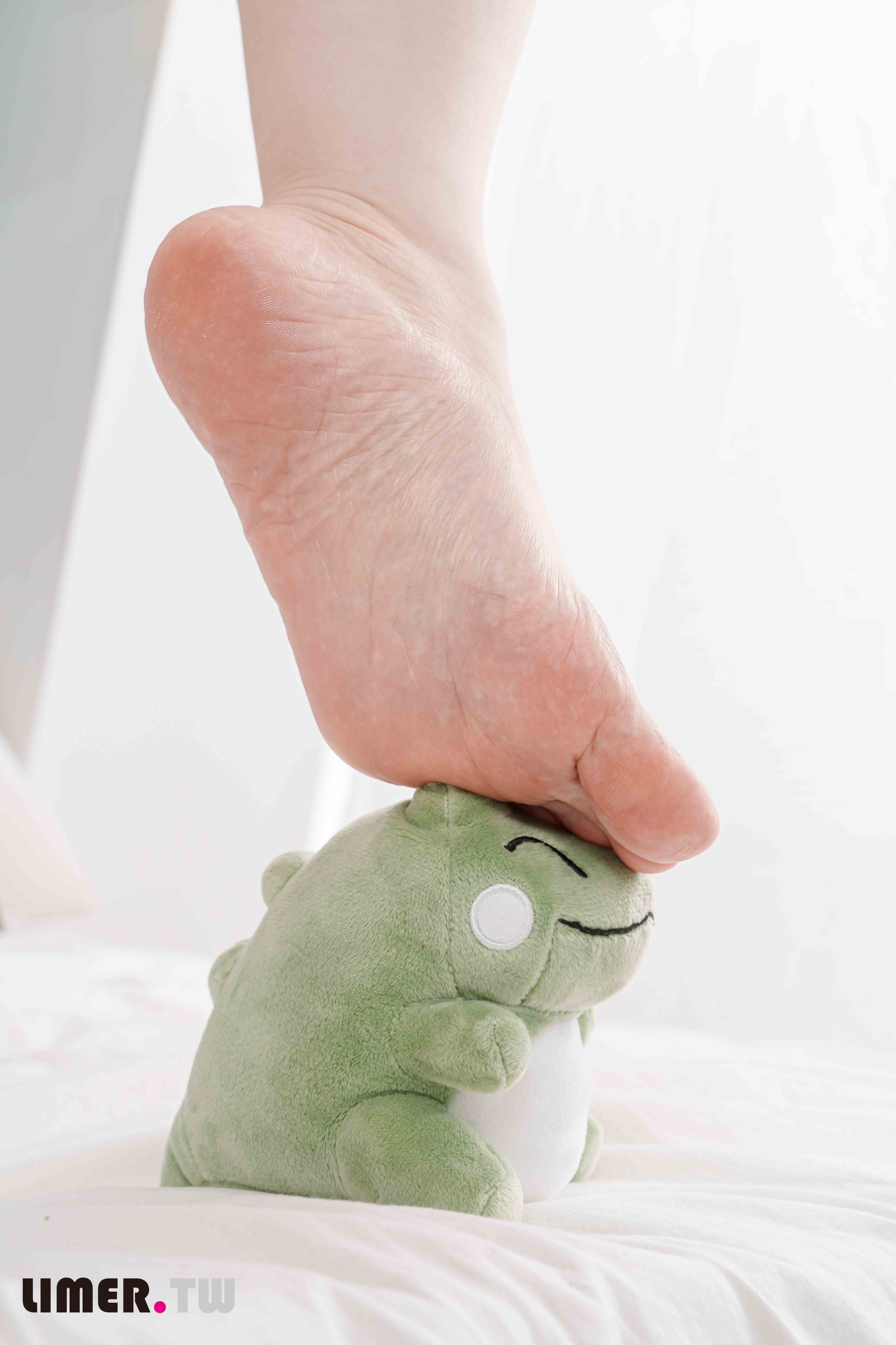 China Beauty Legs and feet 606