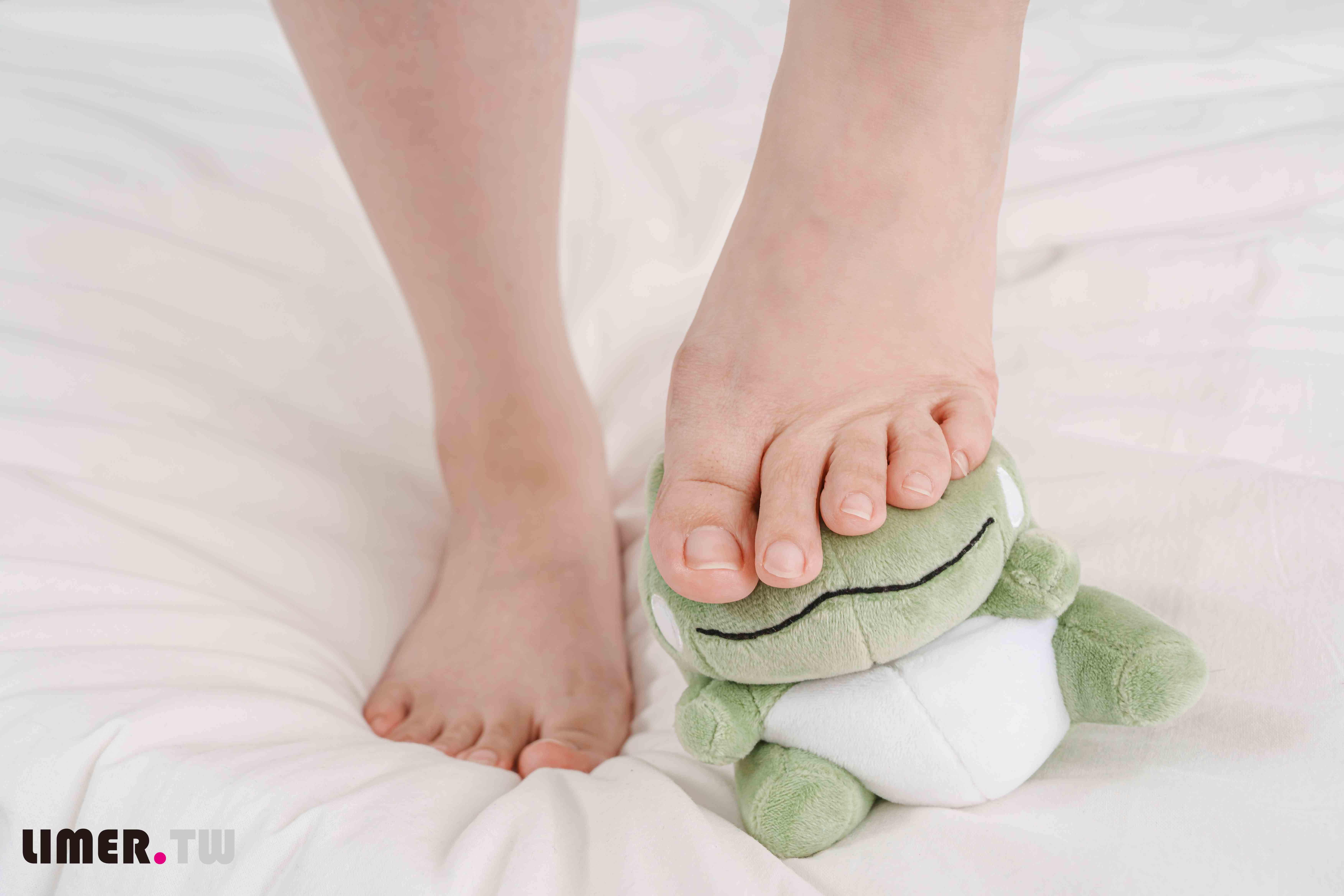 China Beauty Legs and feet 606