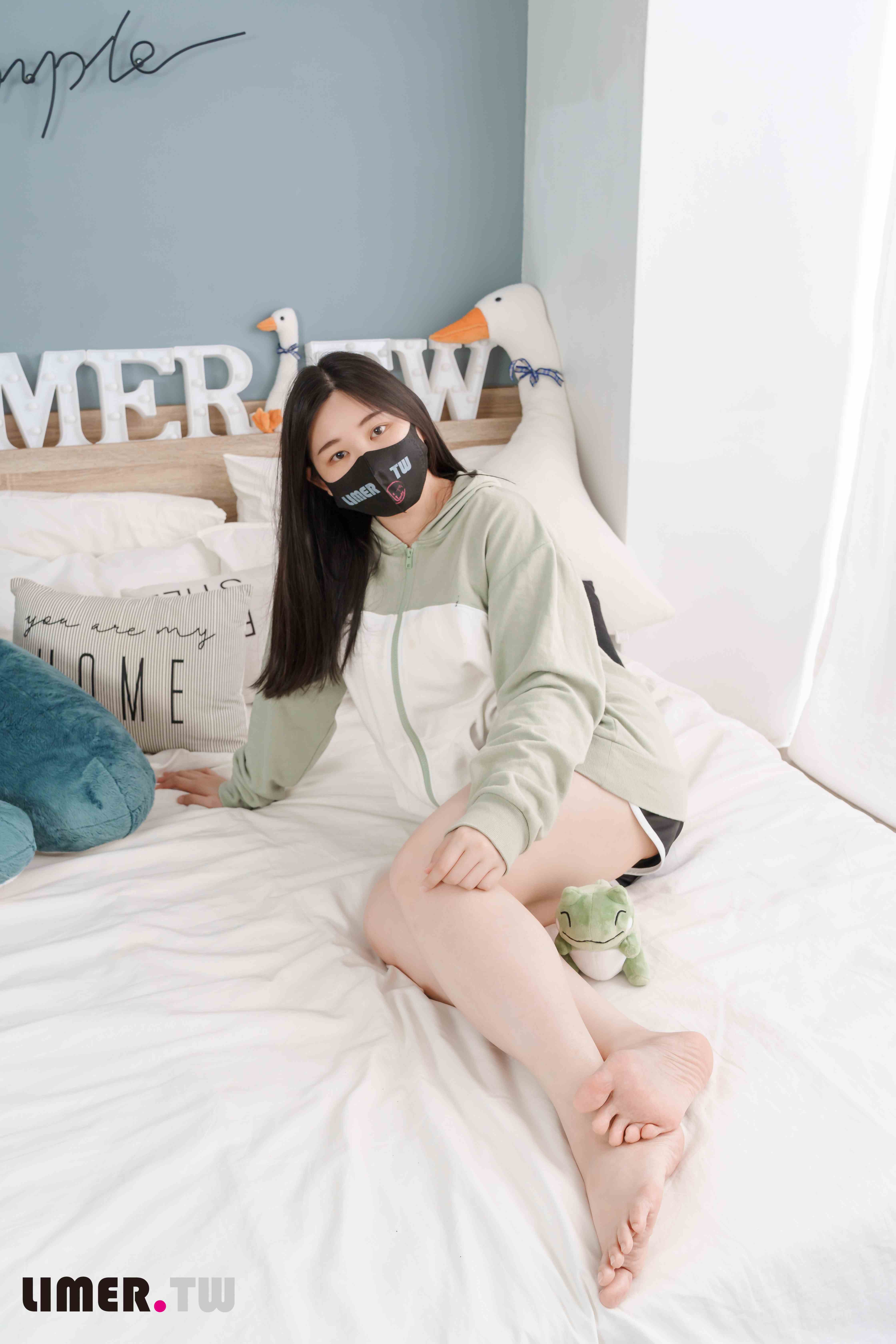 China Beauty Legs and feet 606