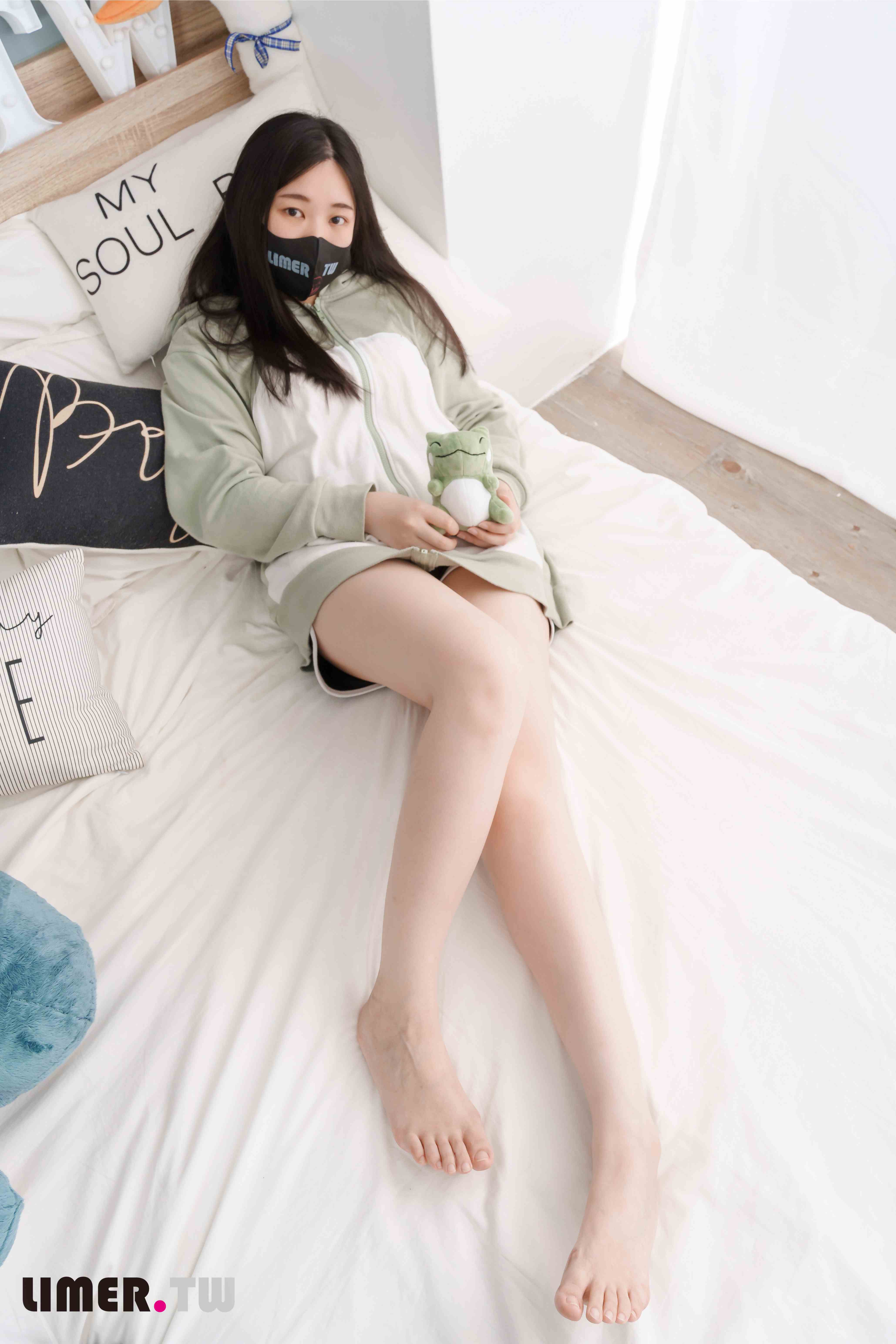 China Beauty Legs and feet 606