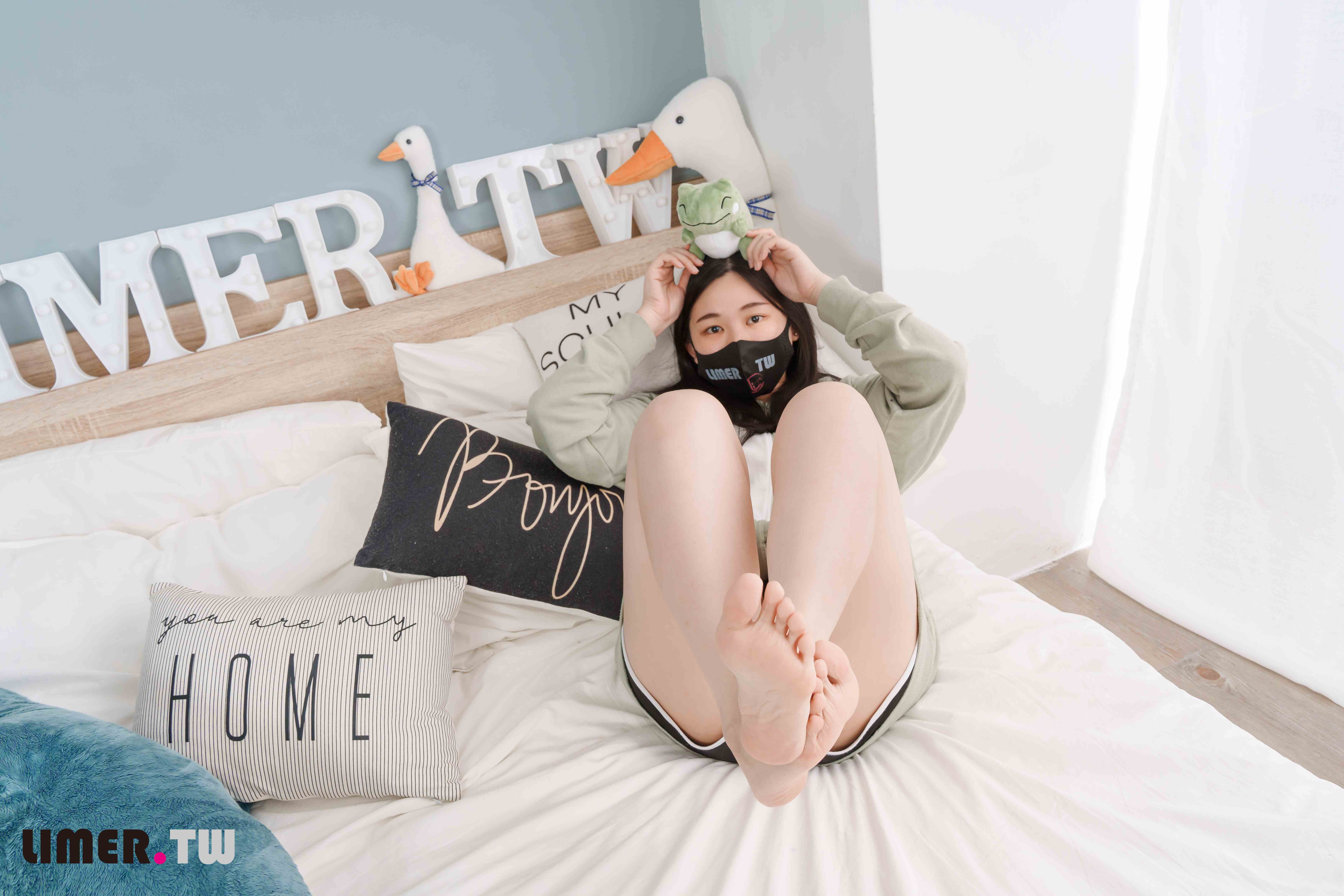 China Beauty Legs and feet 606