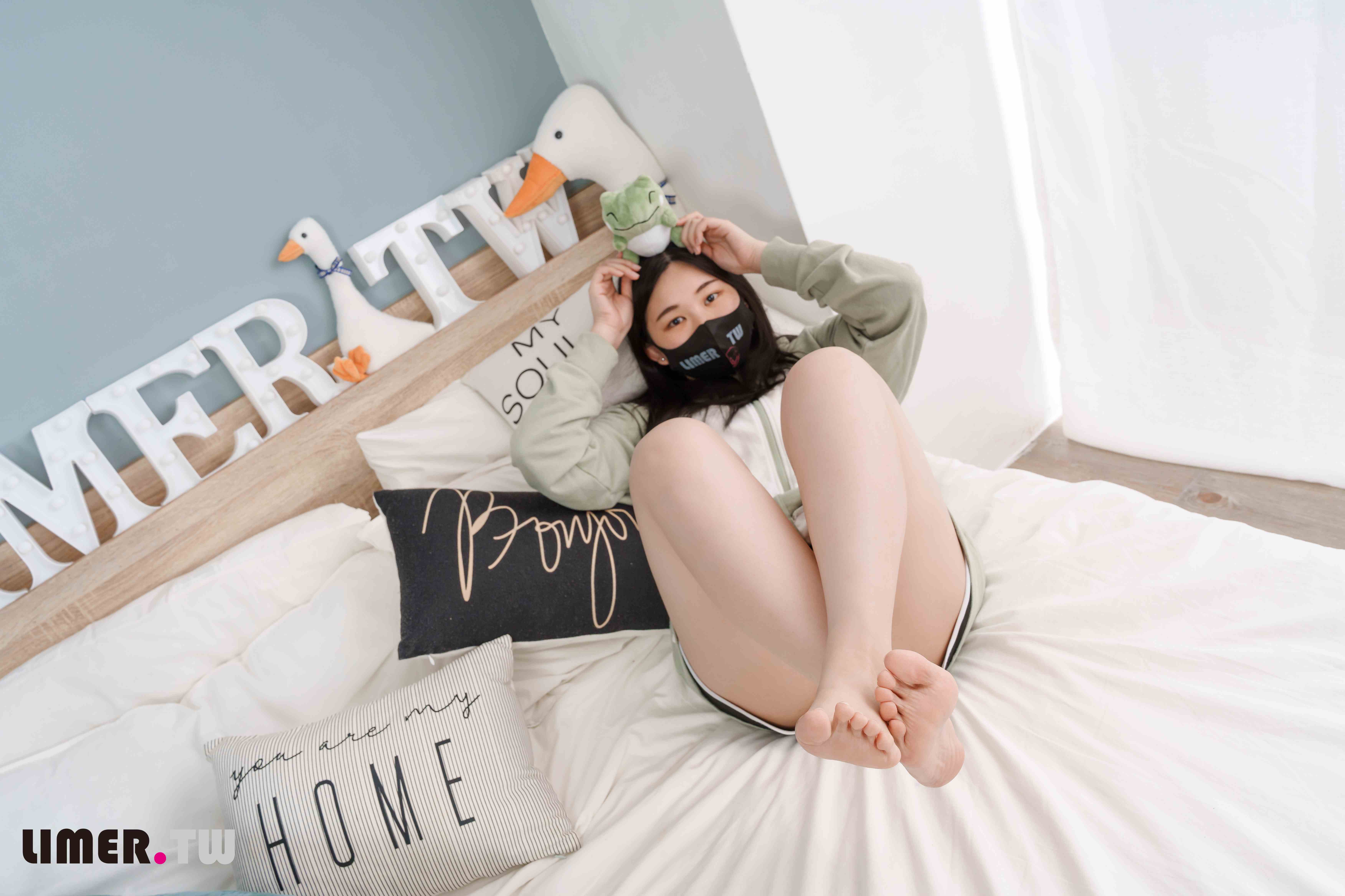 China Beauty Legs and feet 606