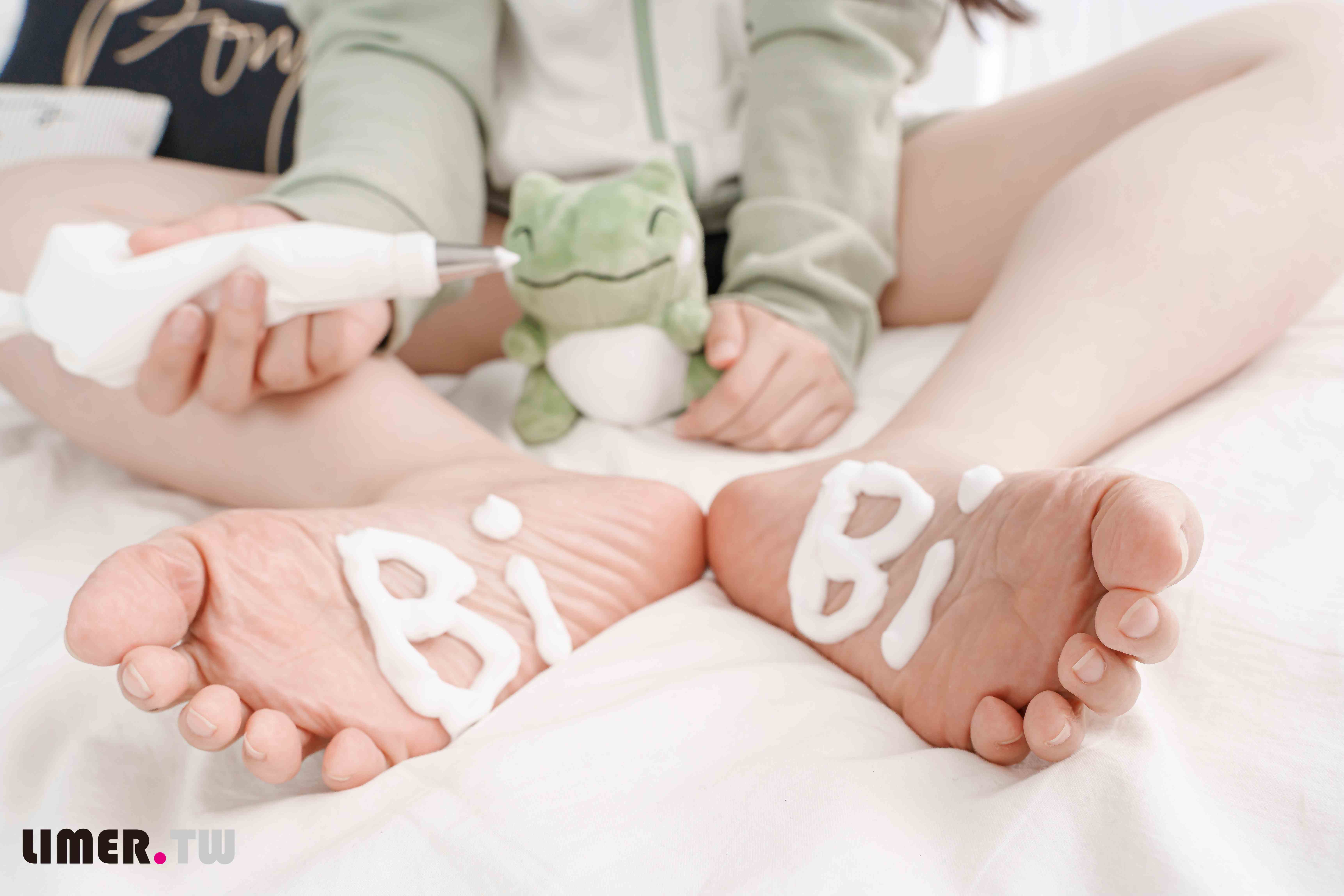 China Beauty Legs and feet 606