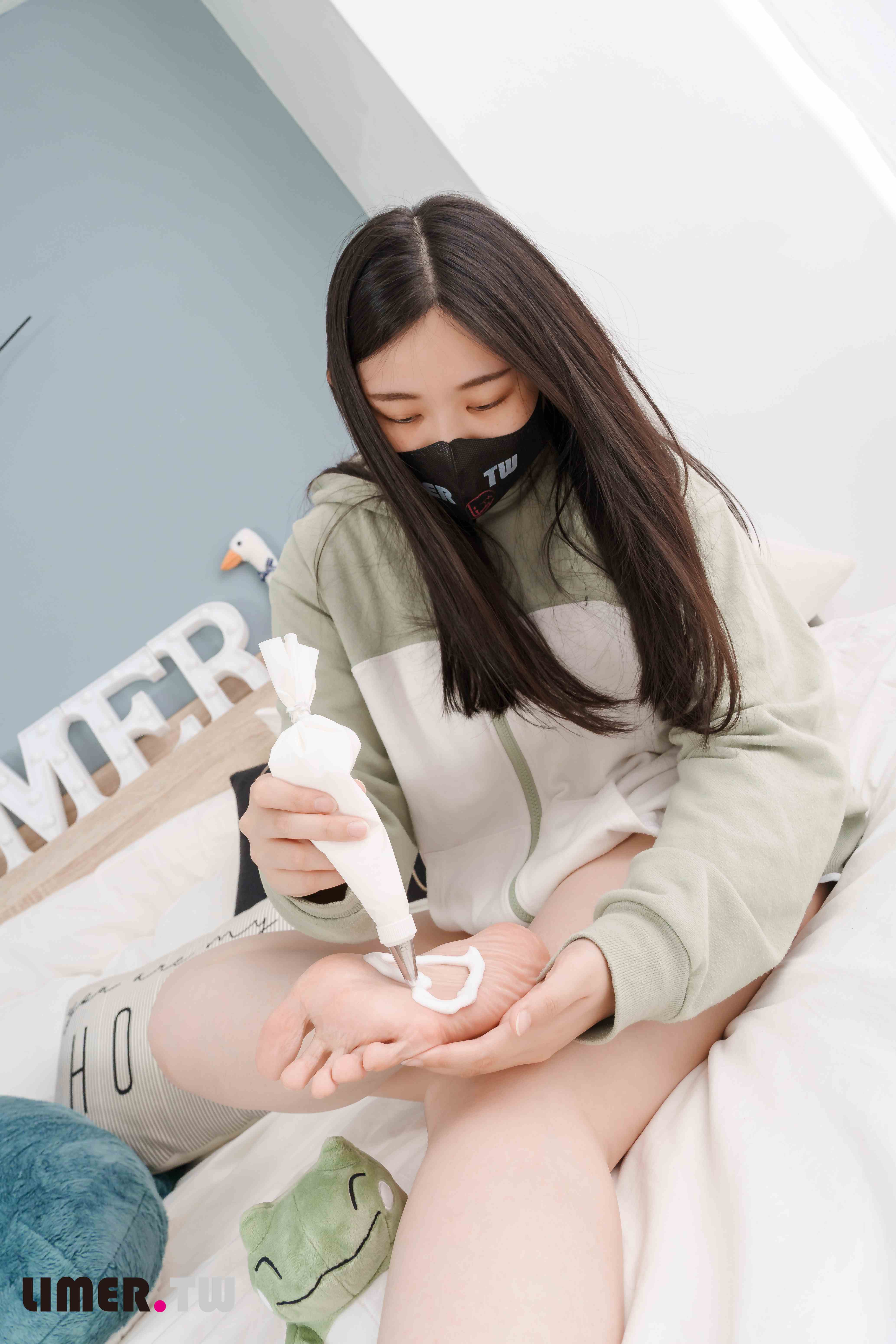 China Beauty Legs and feet 606