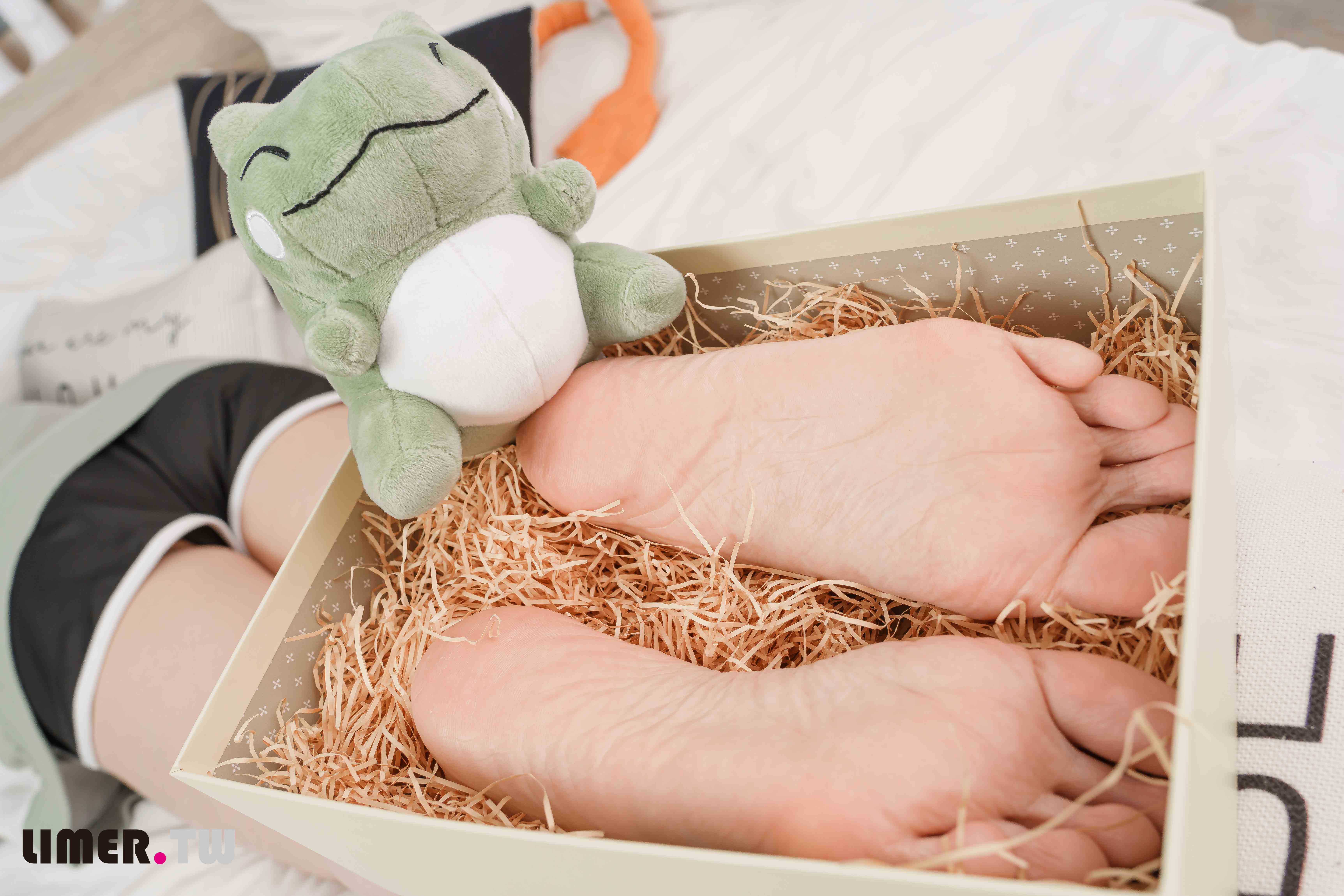 China Beauty Legs and feet 606