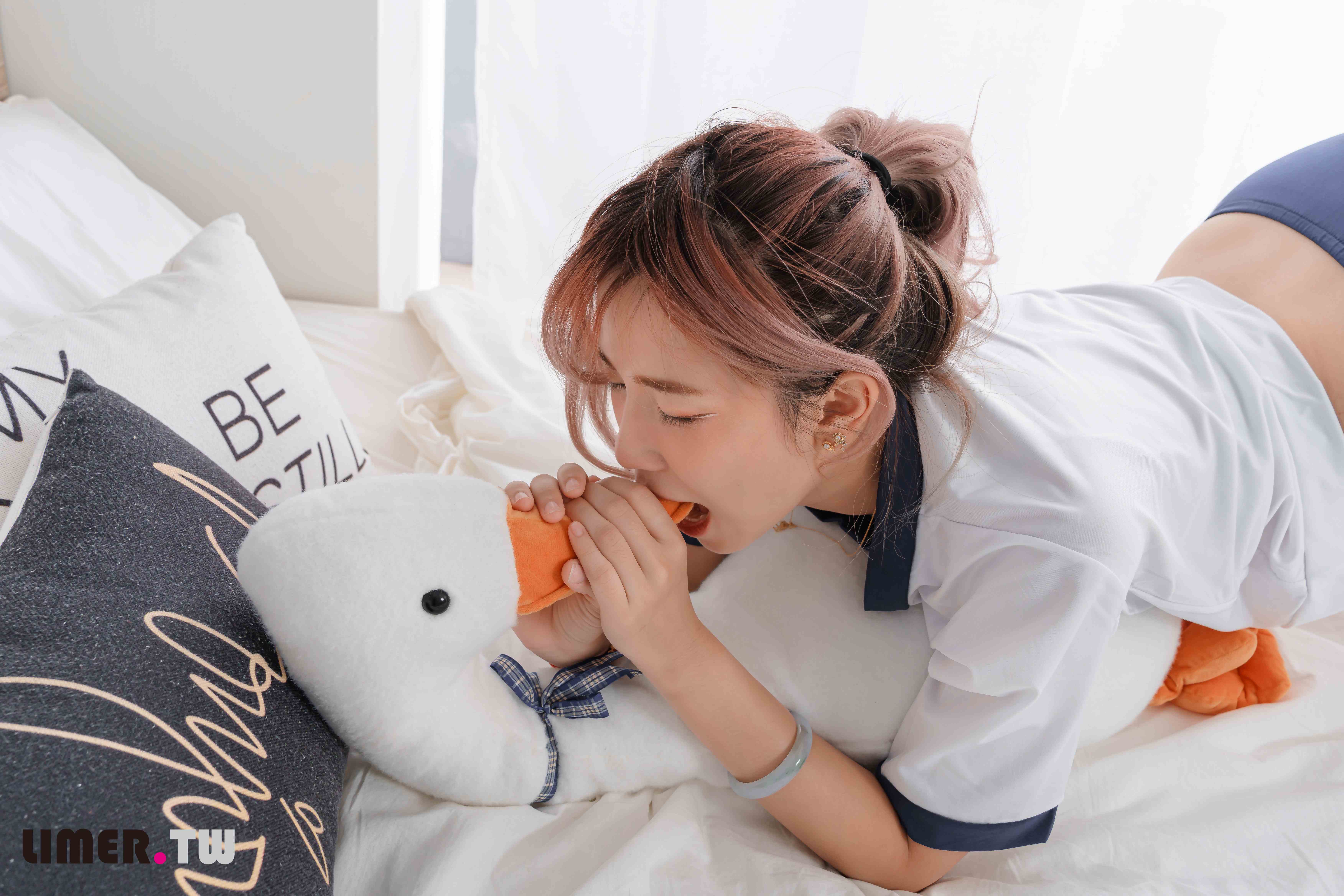 China Beauty Legs and feet 608