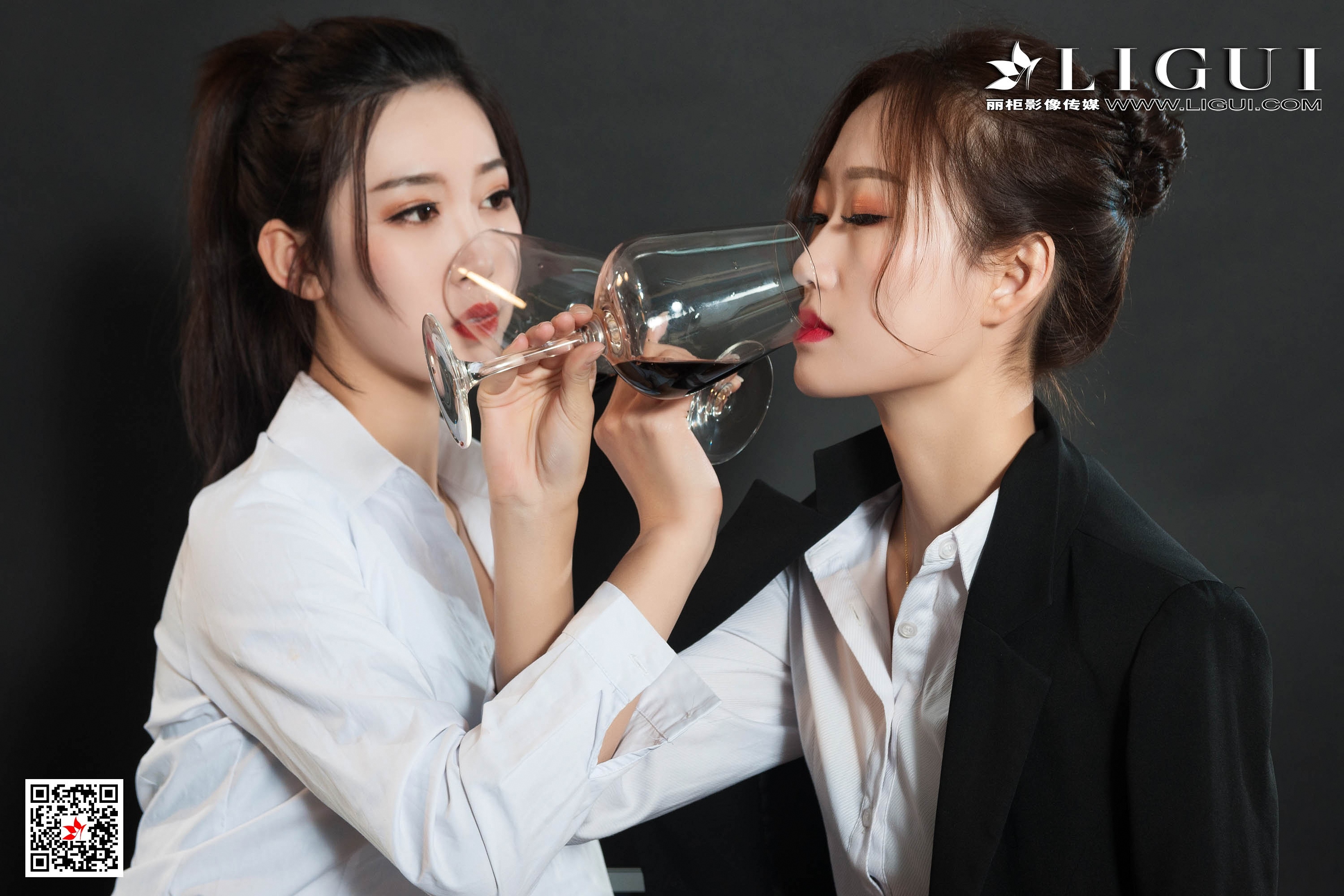 Foot Fetish Twin Flowers 44