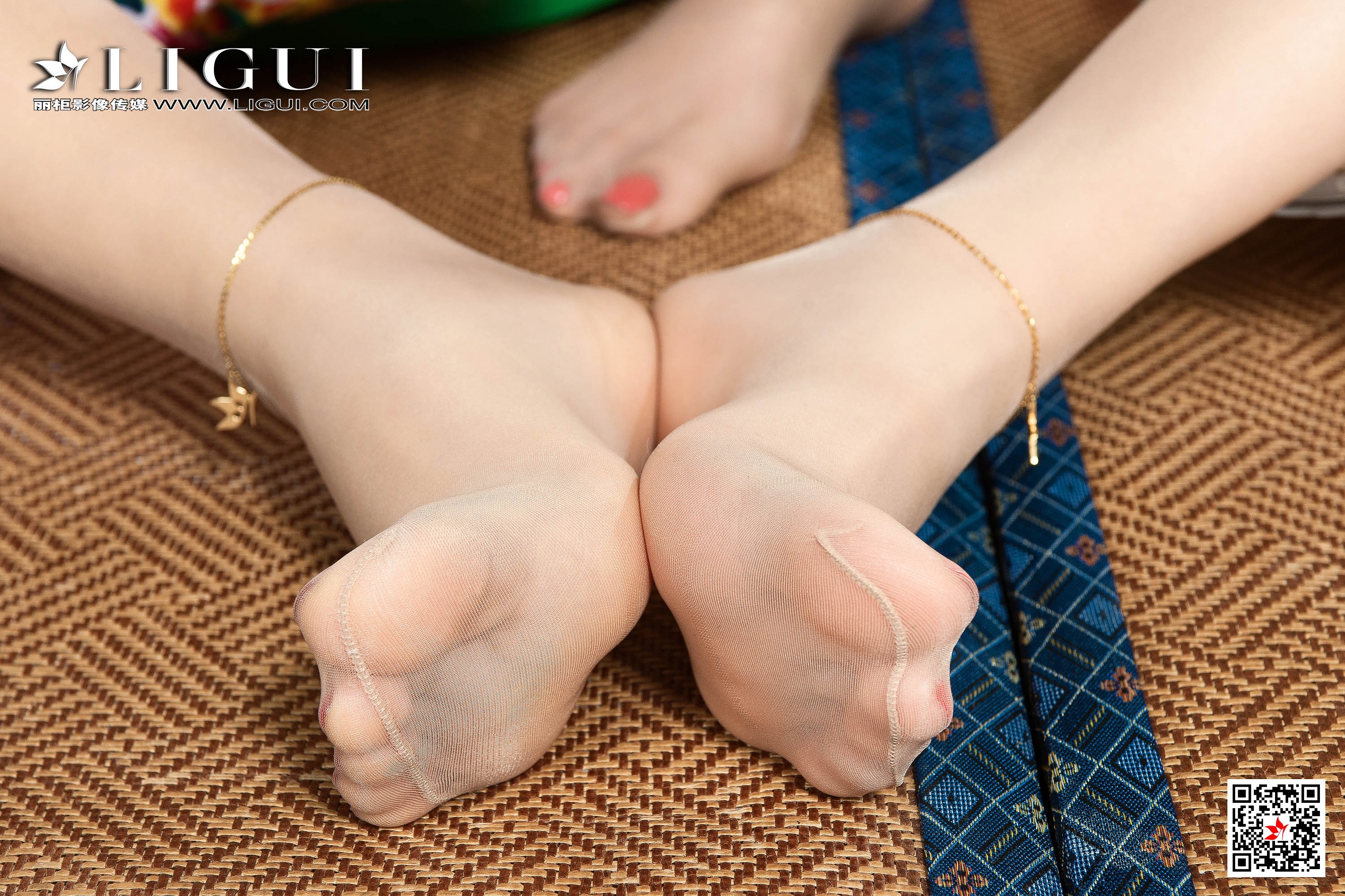 Foot Fetish Twin Flowers 45