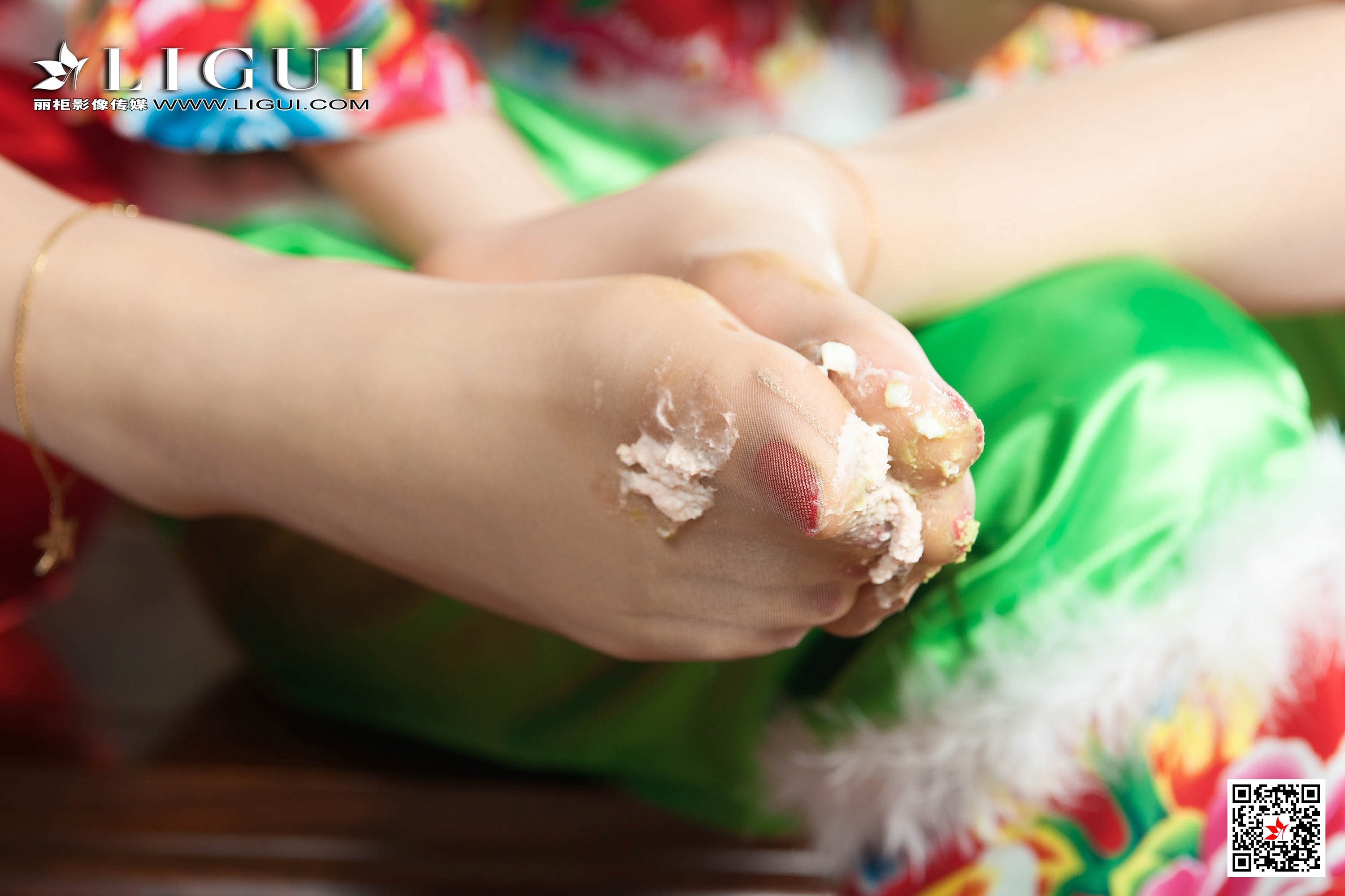 Foot Fetish Twin Flowers 45