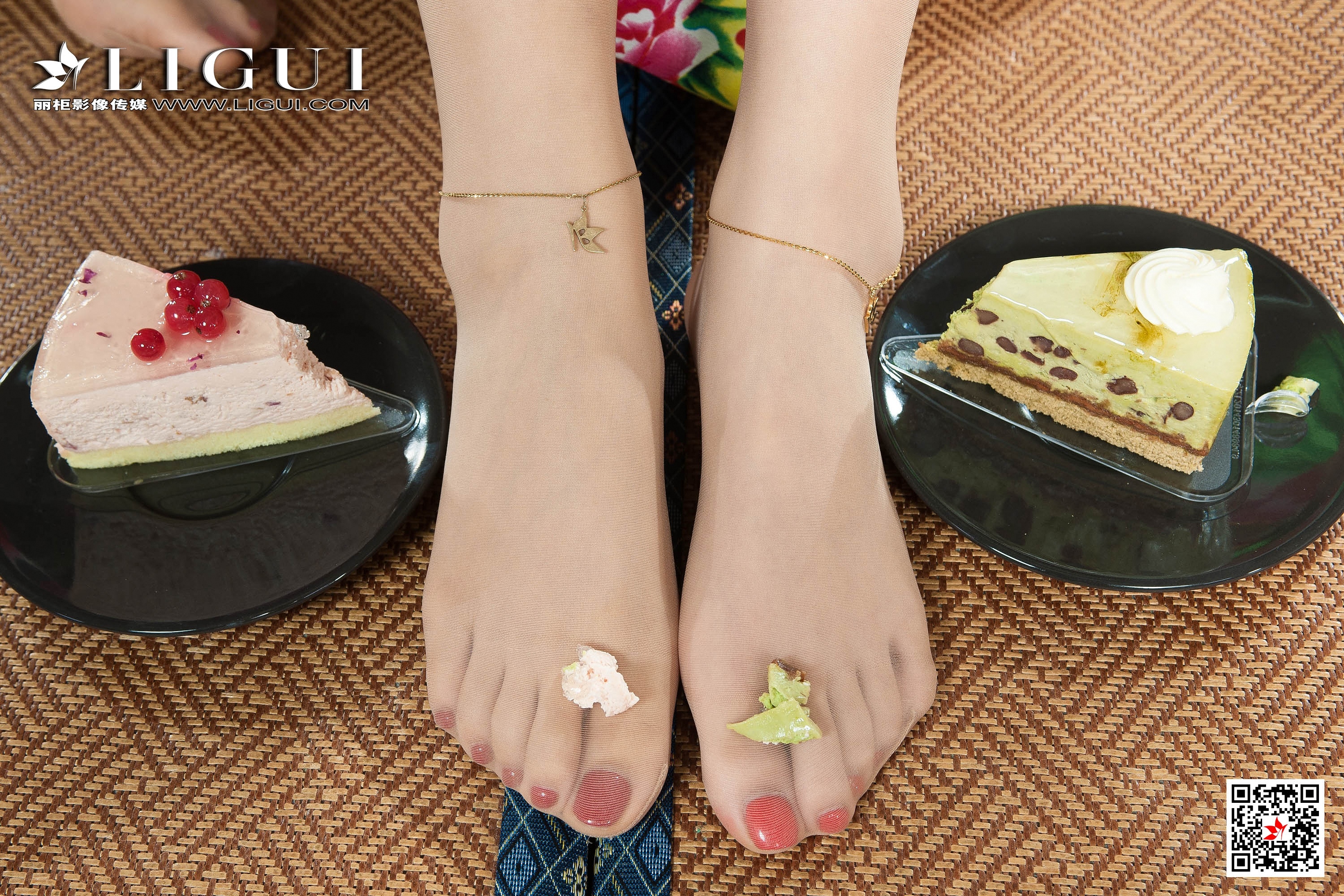 Foot Fetish Twin Flowers 45