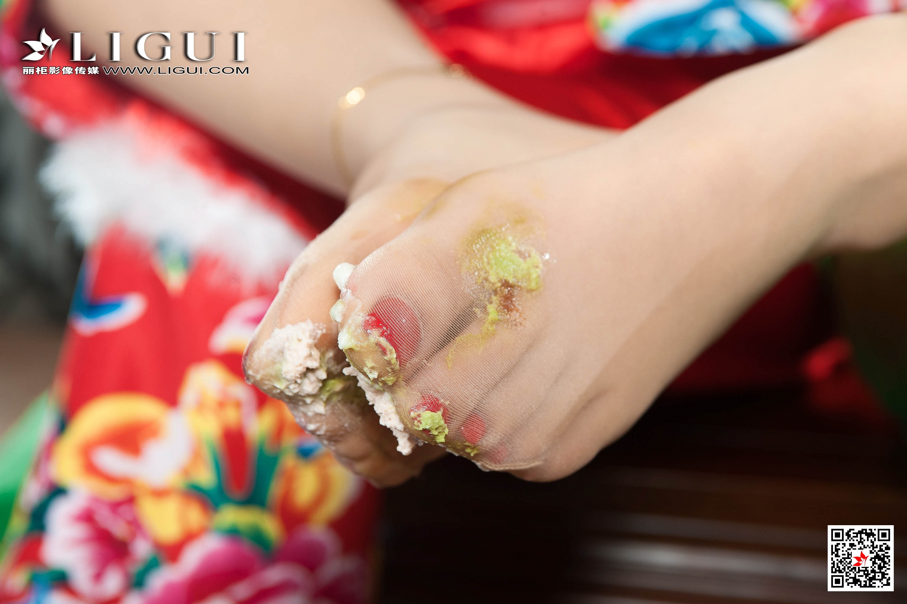 Foot Fetish Twin Flowers 45