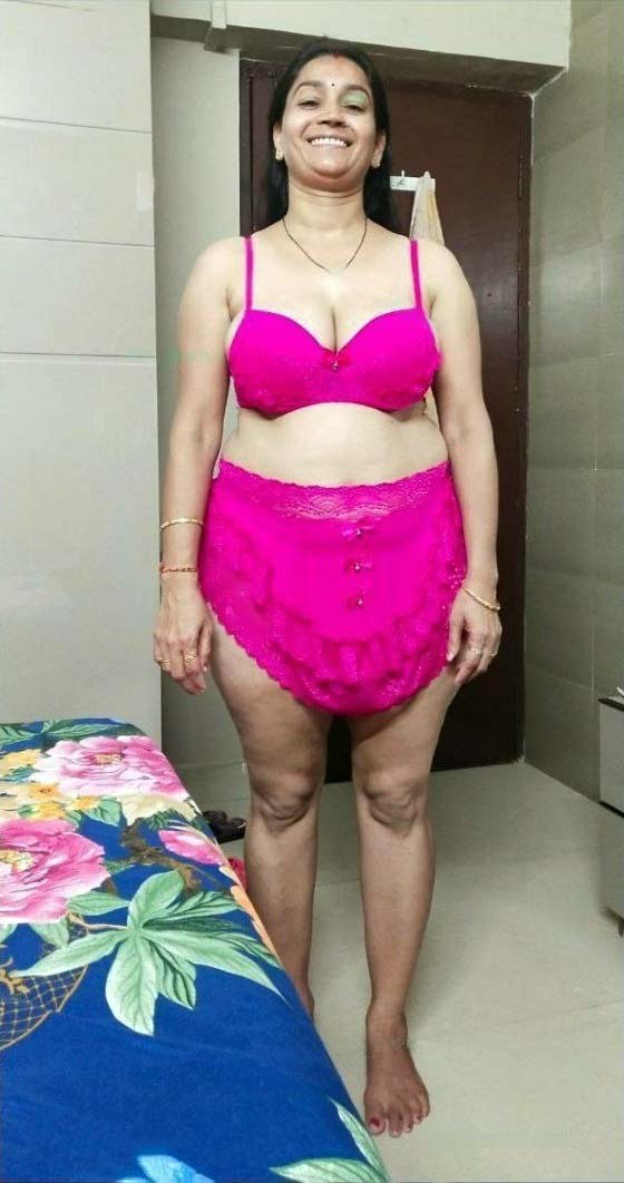 North Indian Mature Sexy Bhabhi Nude Pics