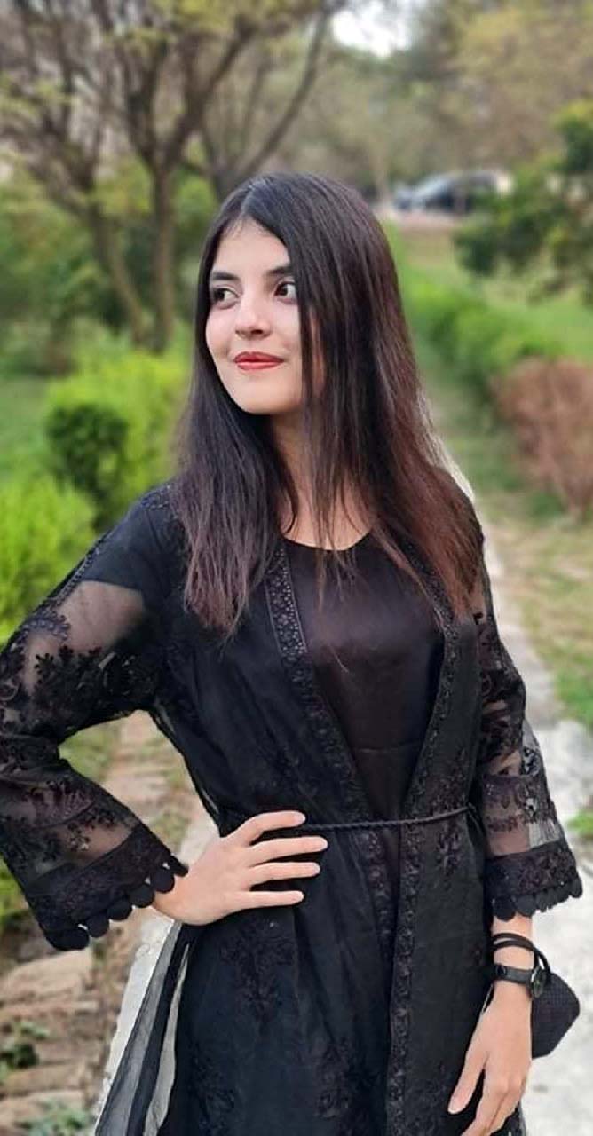 Beautiful Sexy Girl Saggy Tits Nude Pics