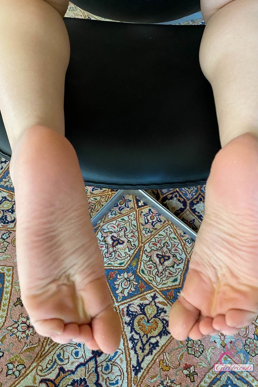 Girls showing their pussy anus and feet