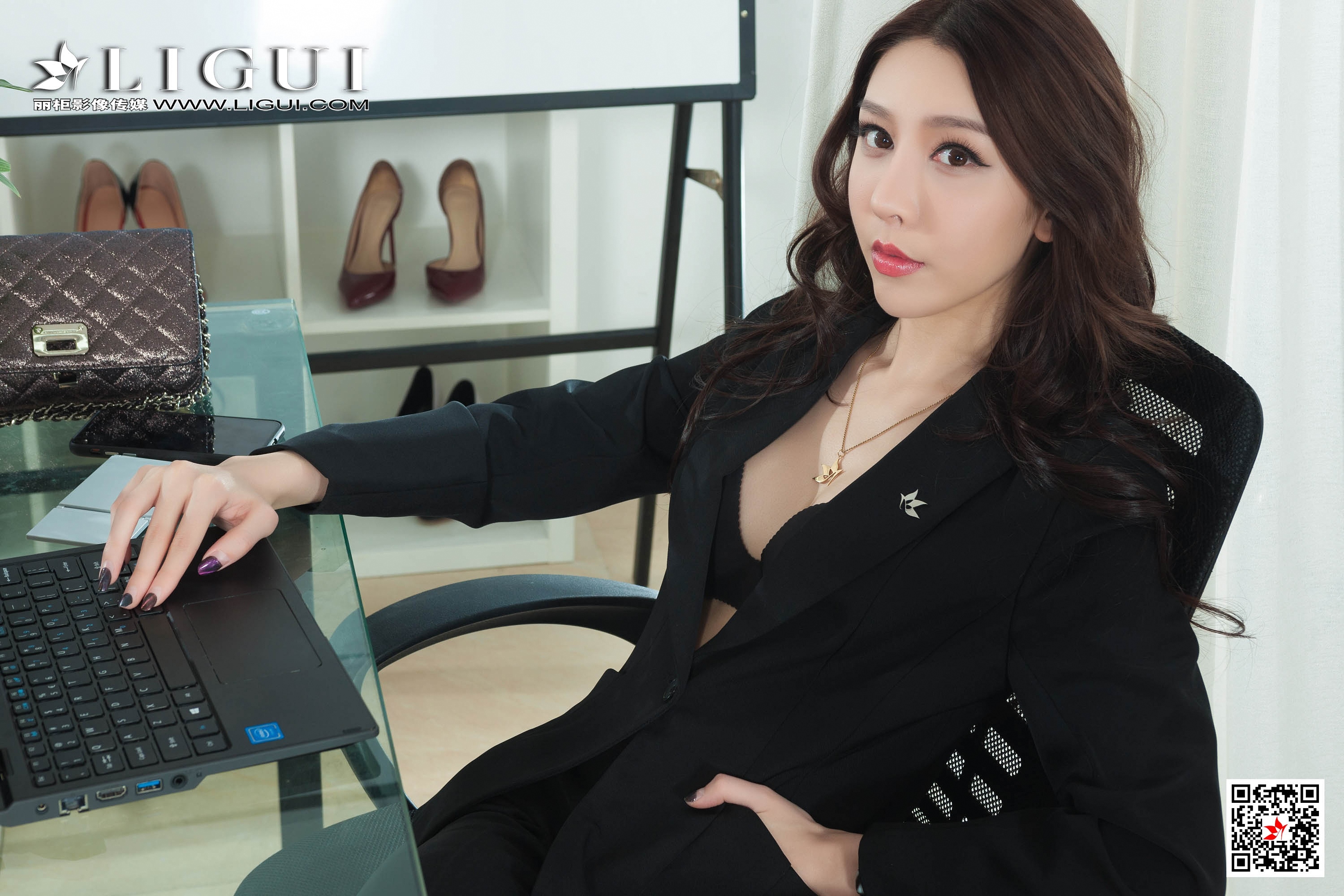 Foot Fetish Twin Flowers 49