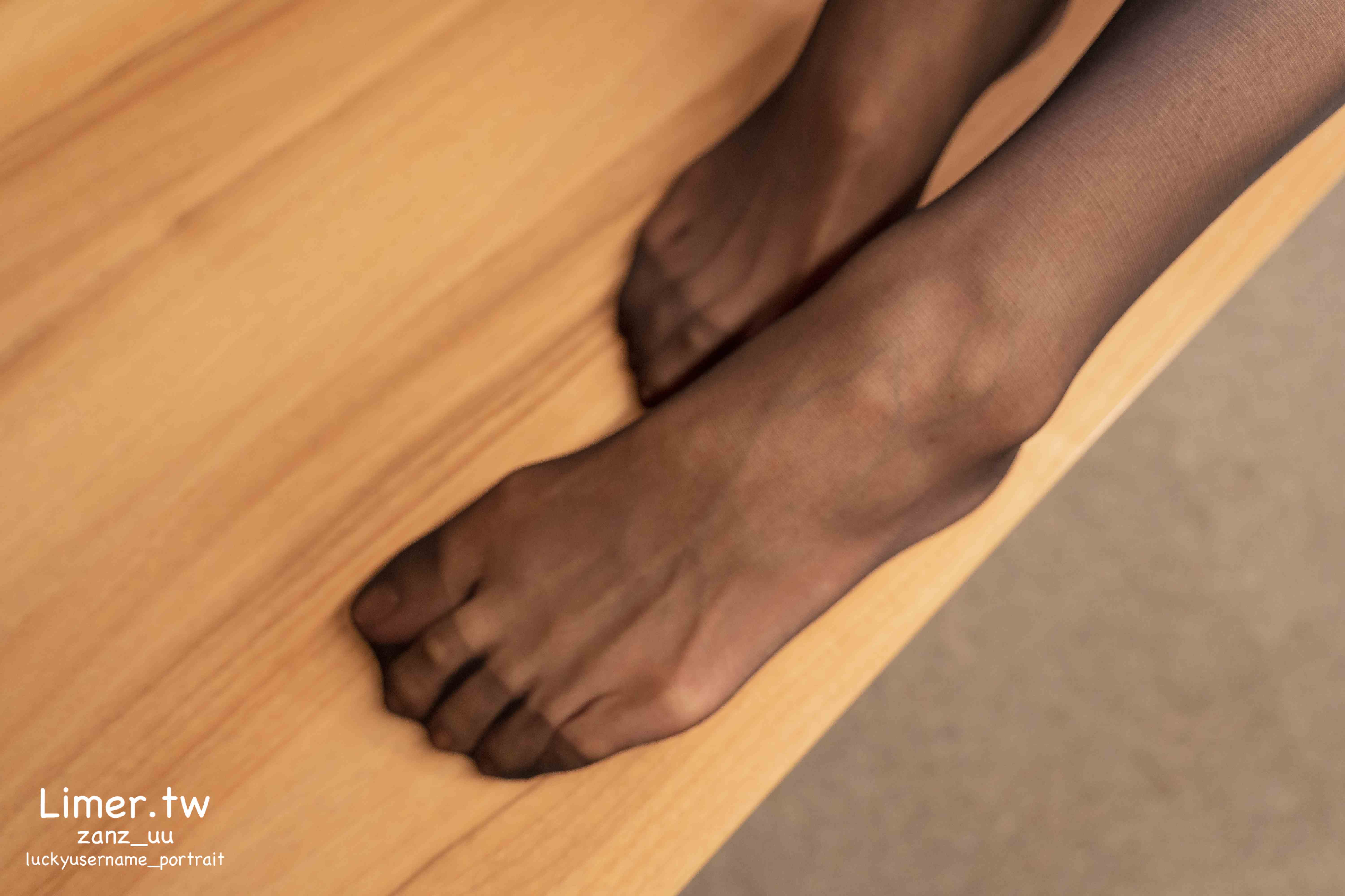 China Beauty Legs and feet 611