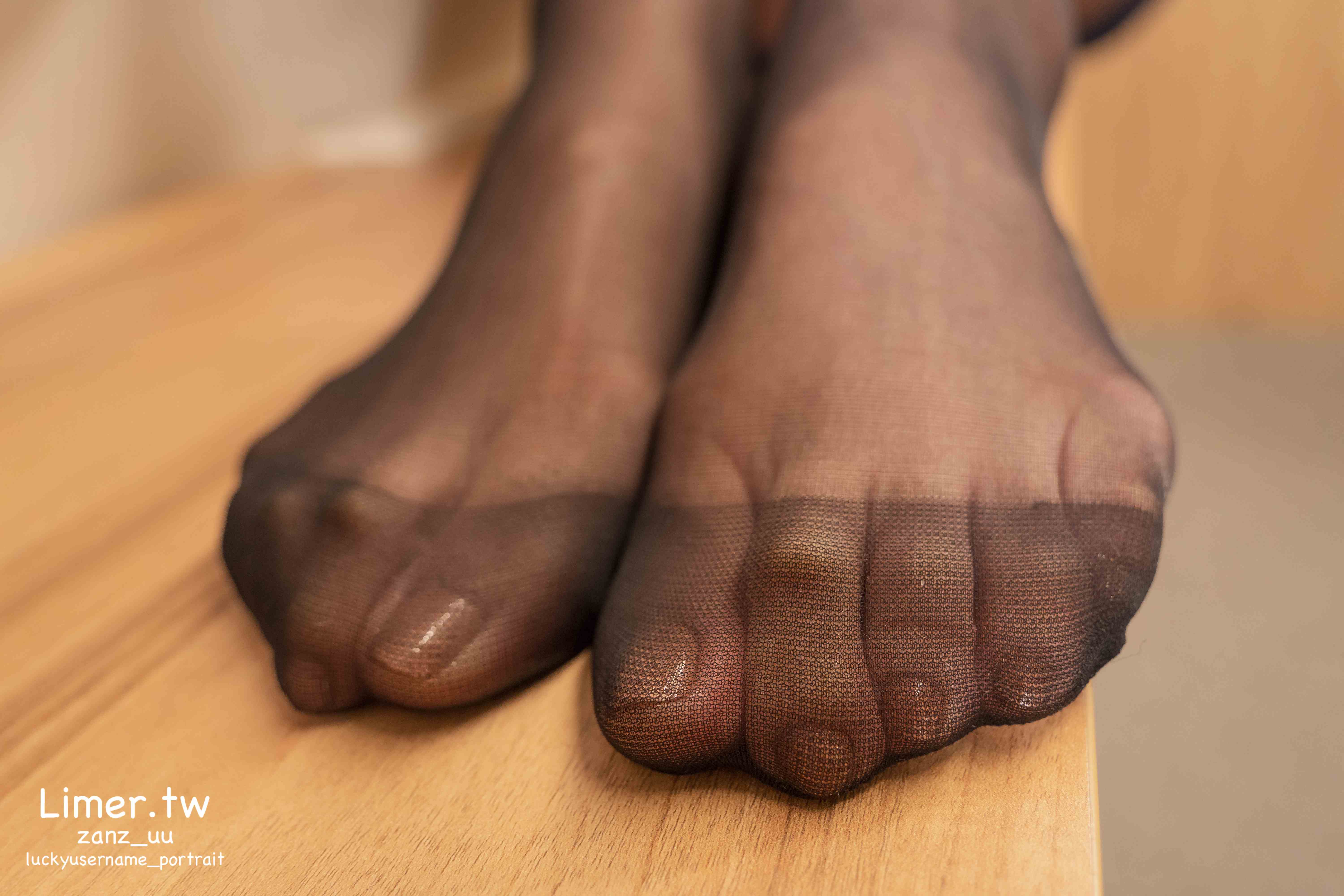 China Beauty Legs and feet 611