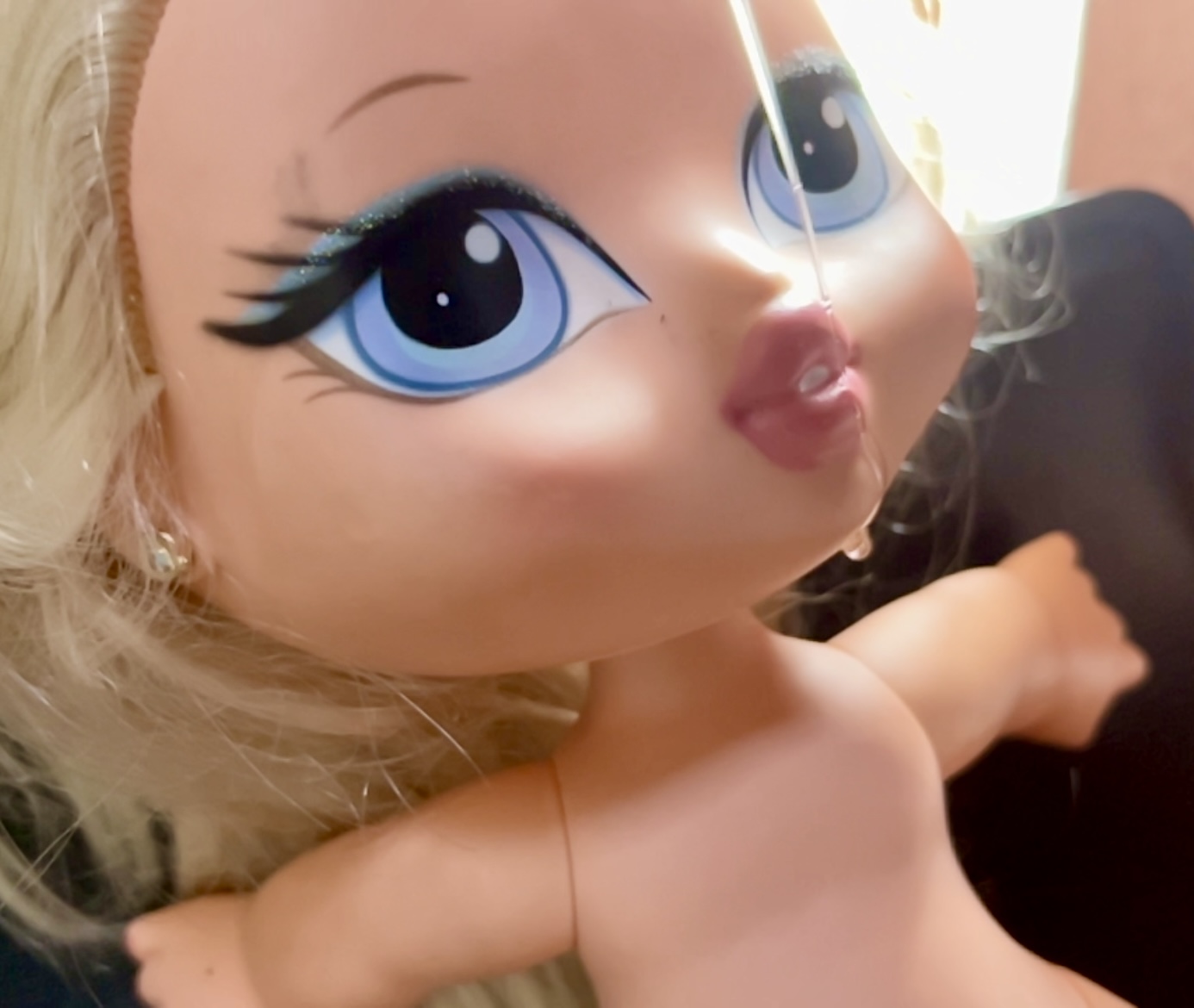 Smellly blonde secondhand store doll facial cumshot
