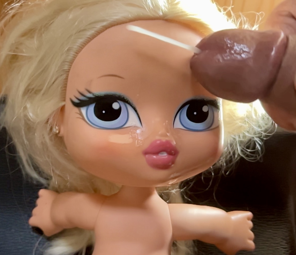 Smellly blonde secondhand store doll facial cumshot