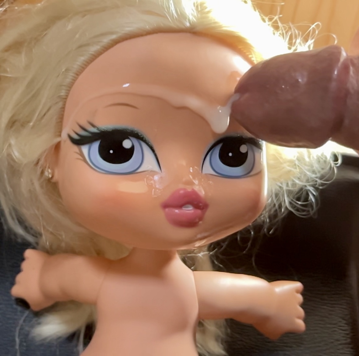 Smellly blonde secondhand store doll facial cumshot