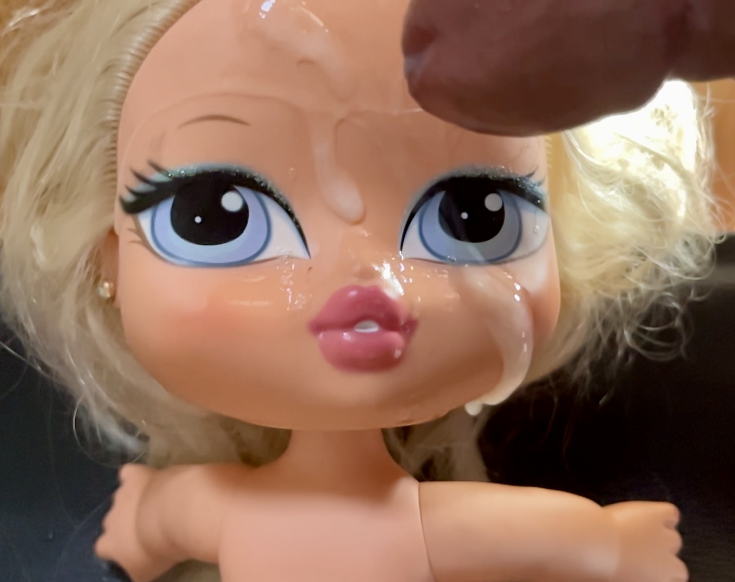 Smellly blonde secondhand store doll facial cumshot