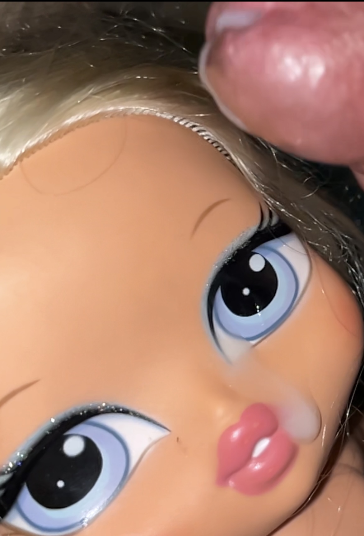 Smelly Blonde secondhand store doll cumshot