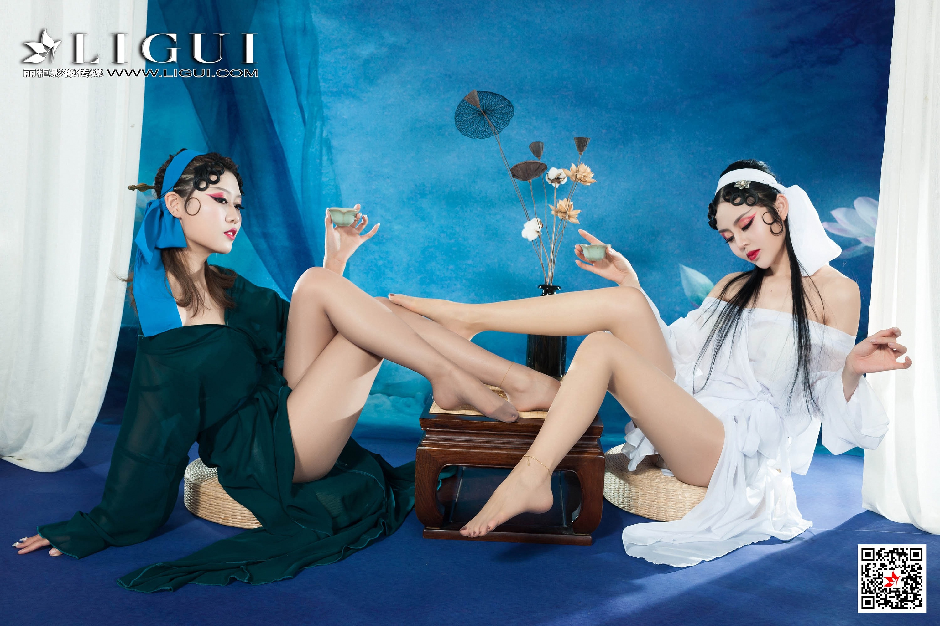 Foot Fetish Twin Flowers 53