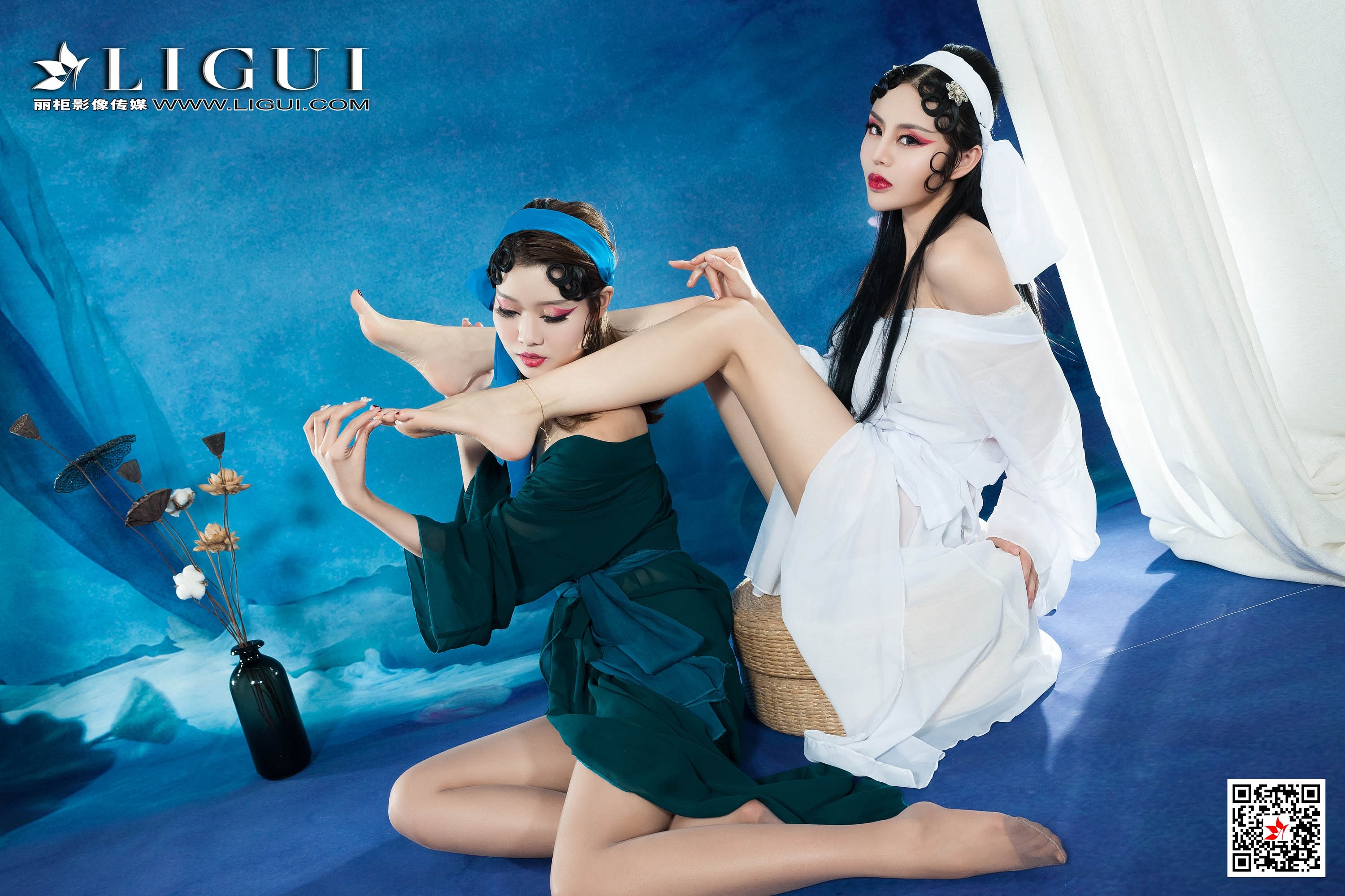 Foot Fetish Twin Flowers 53