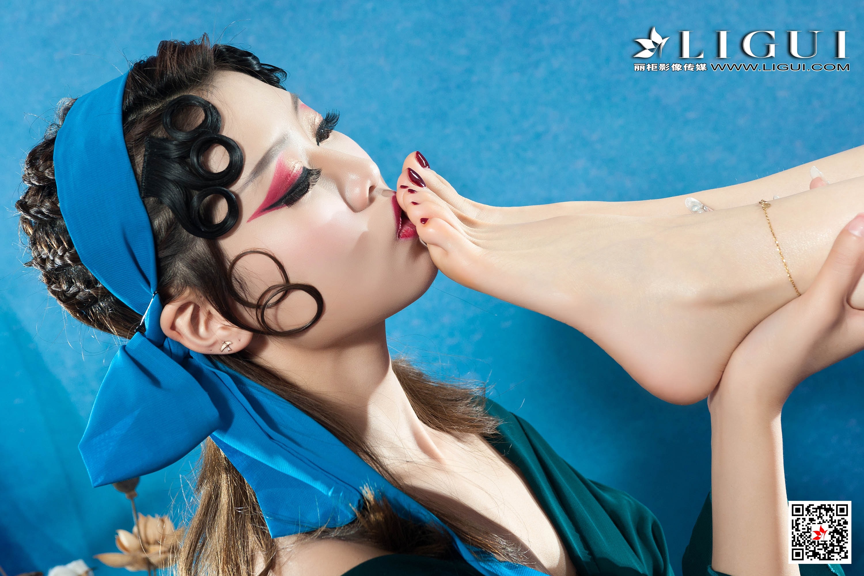 Foot Fetish Twin Flowers 53