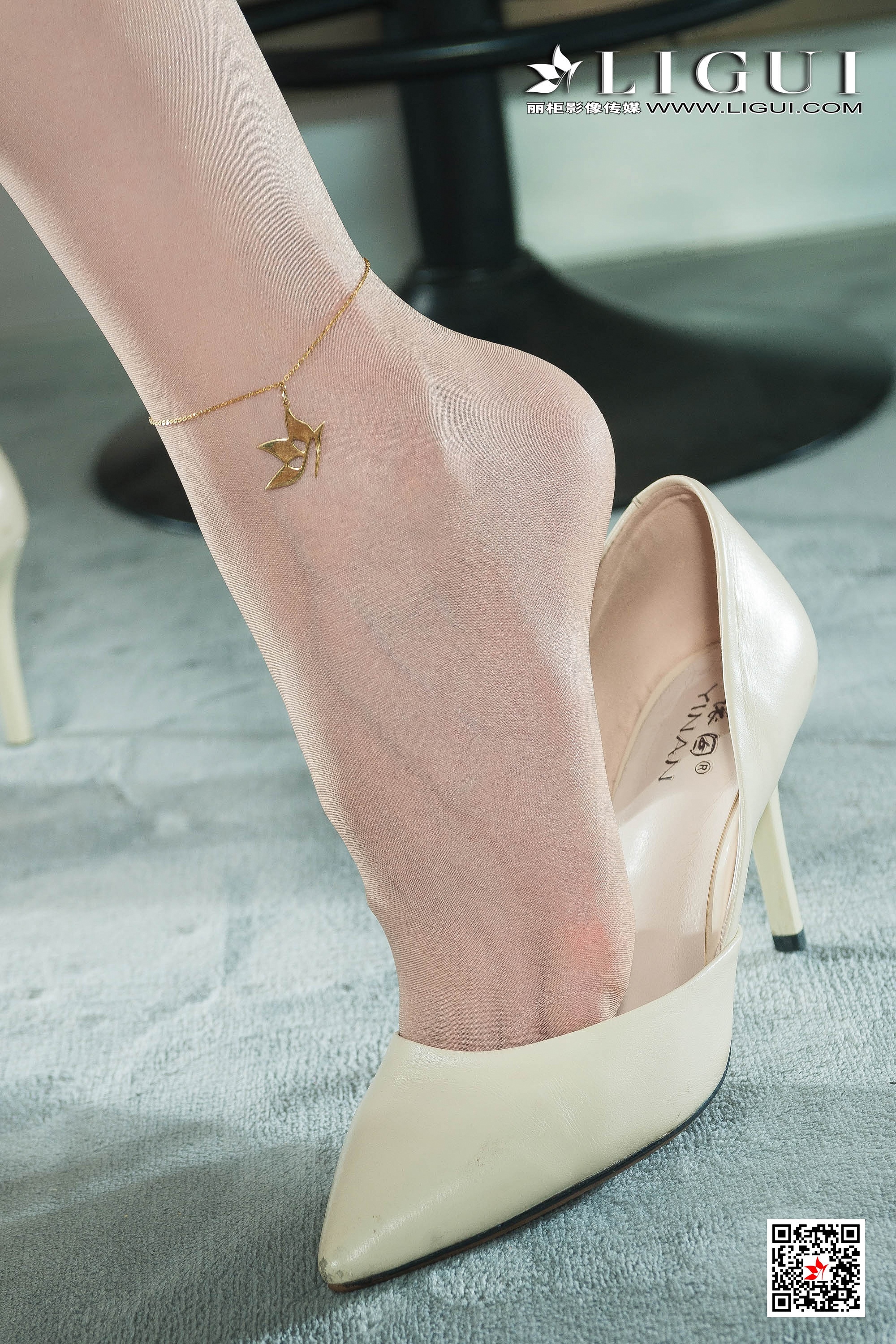 Foot Fetish Twin Flowers 55