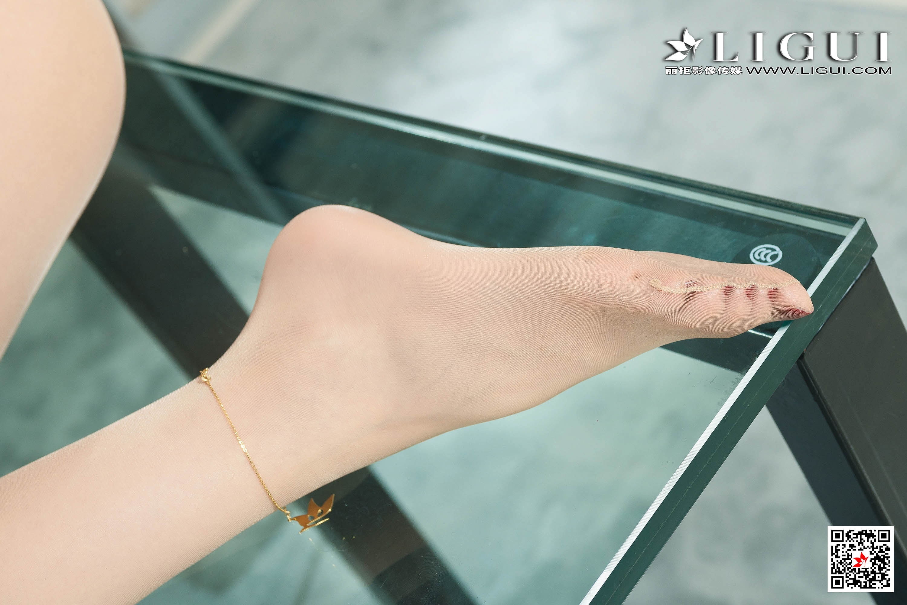 Foot Fetish Twin Flowers 55