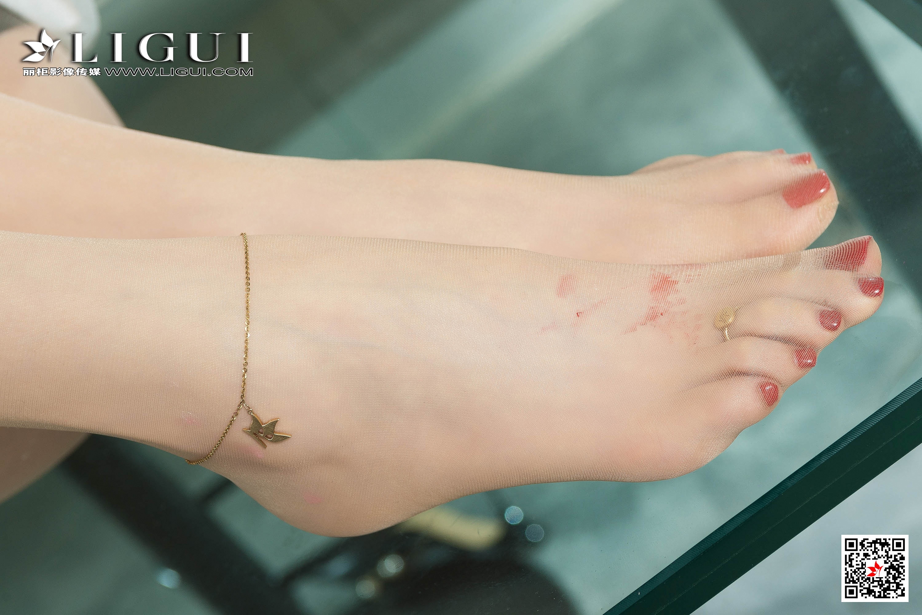 Foot Fetish Twin Flowers 55