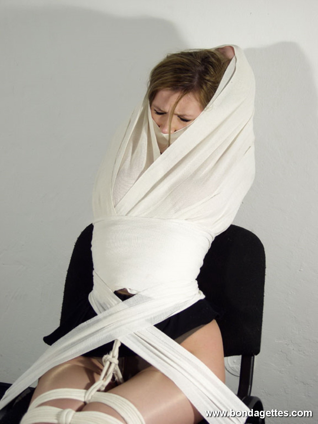 Hot girl in bondage 117