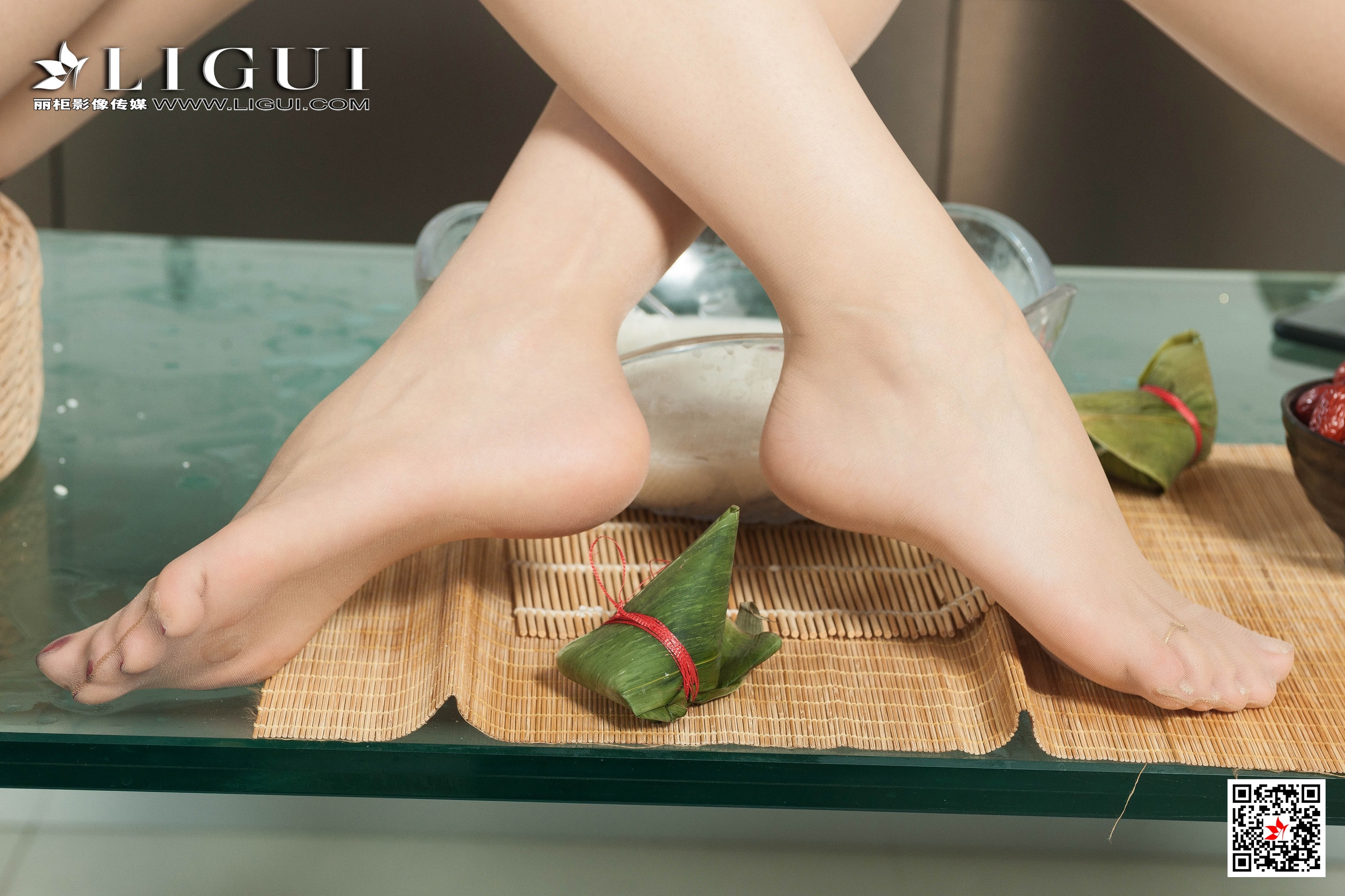 Foot Fetish Twin Flowers 56