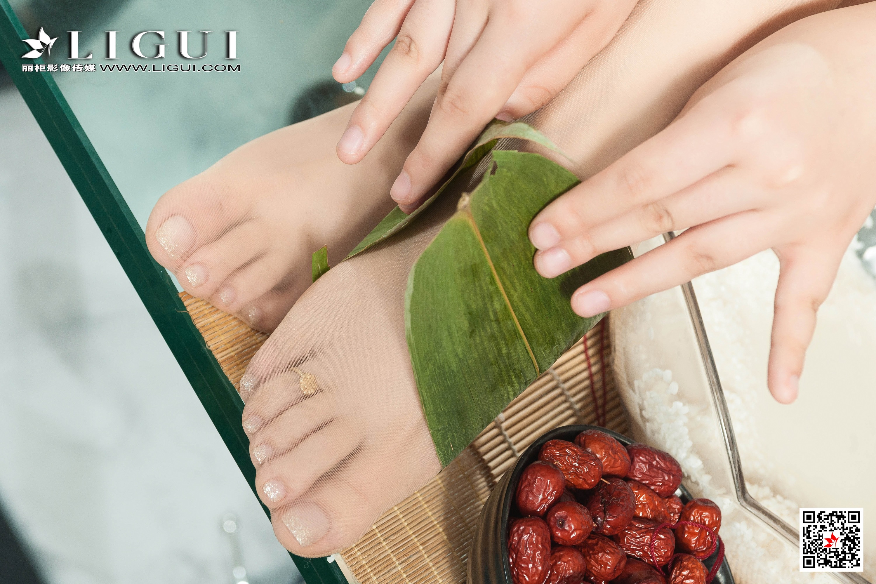 Foot Fetish Twin Flowers 56