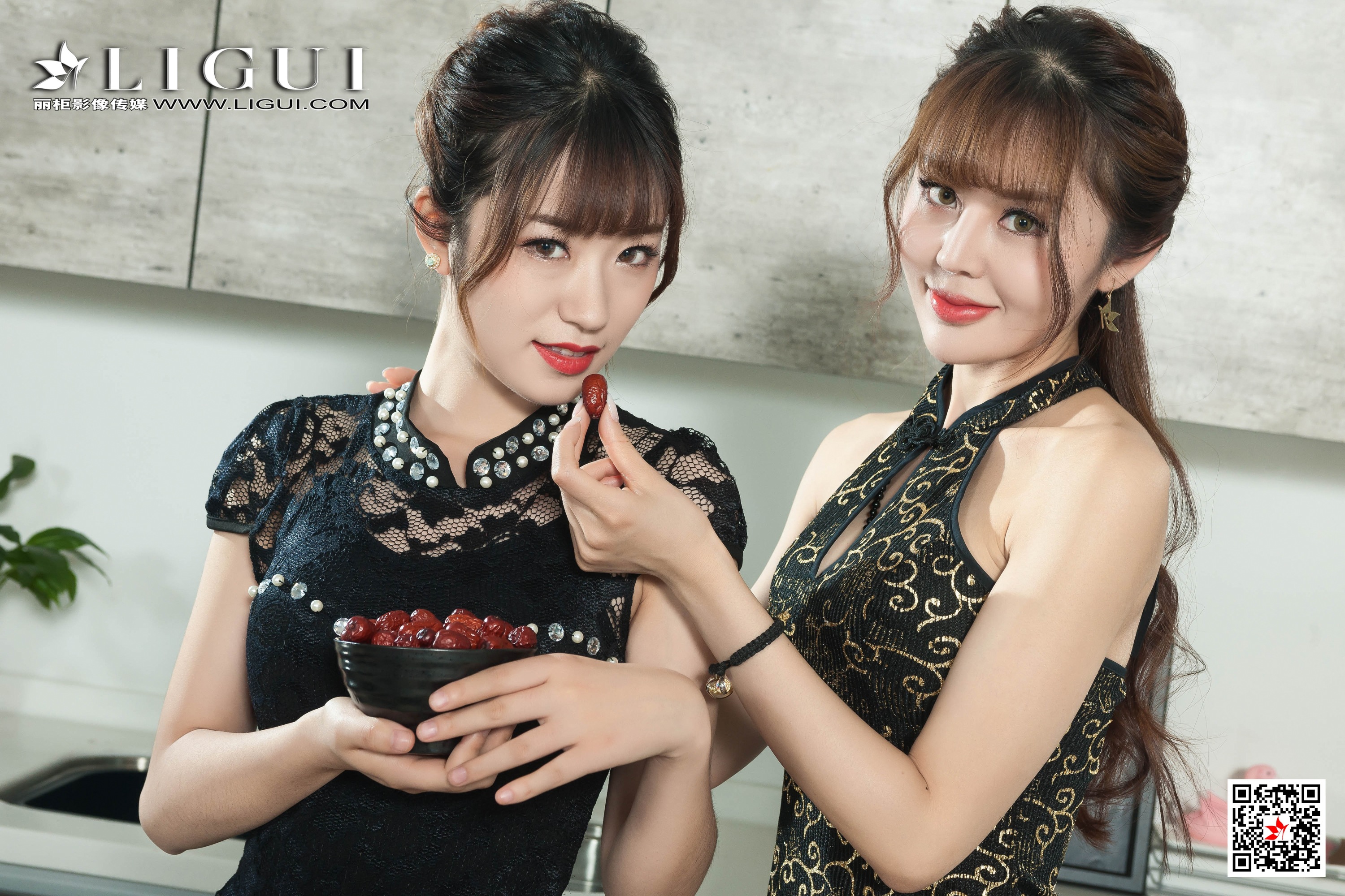 Foot Fetish Twin Flowers 56