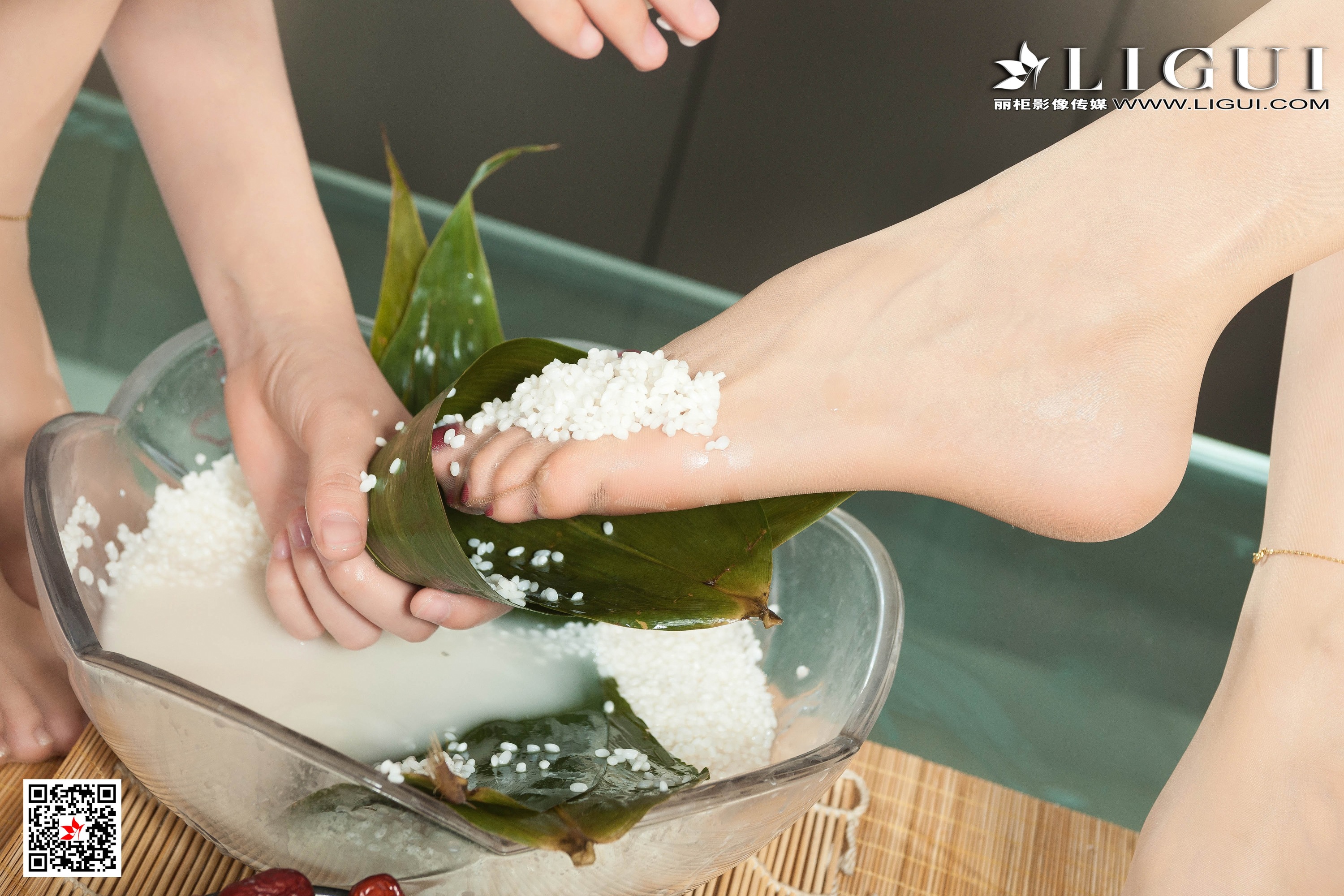 Foot Fetish Twin Flowers 56