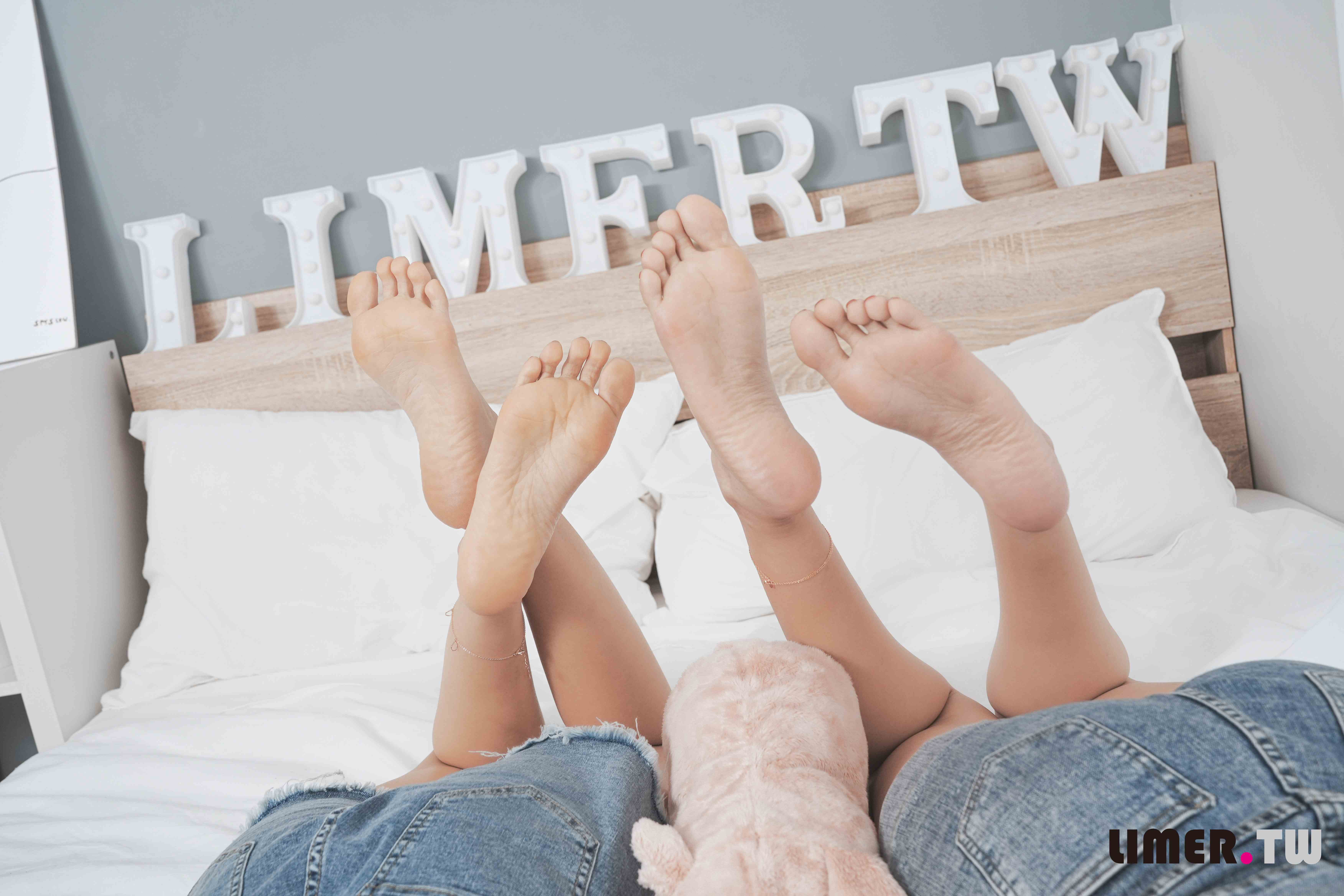 China Beauty Legs and feet 619