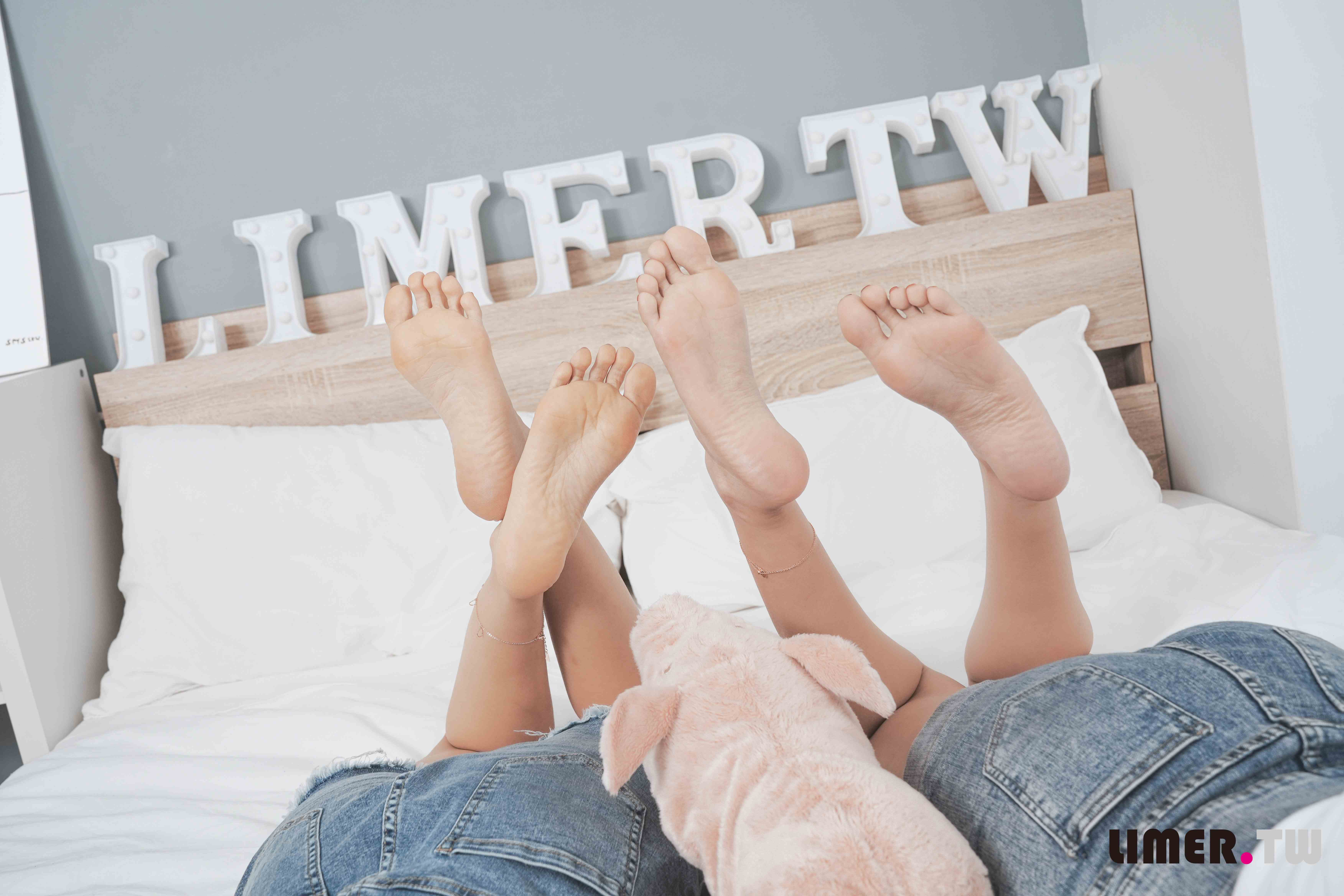 China Beauty Legs and feet 619