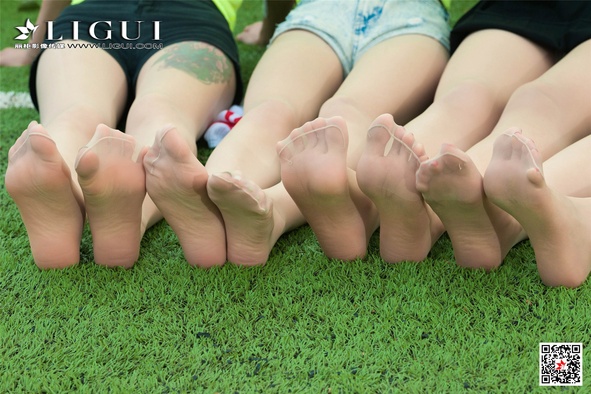 Foot Fetish Twin Flowers 58