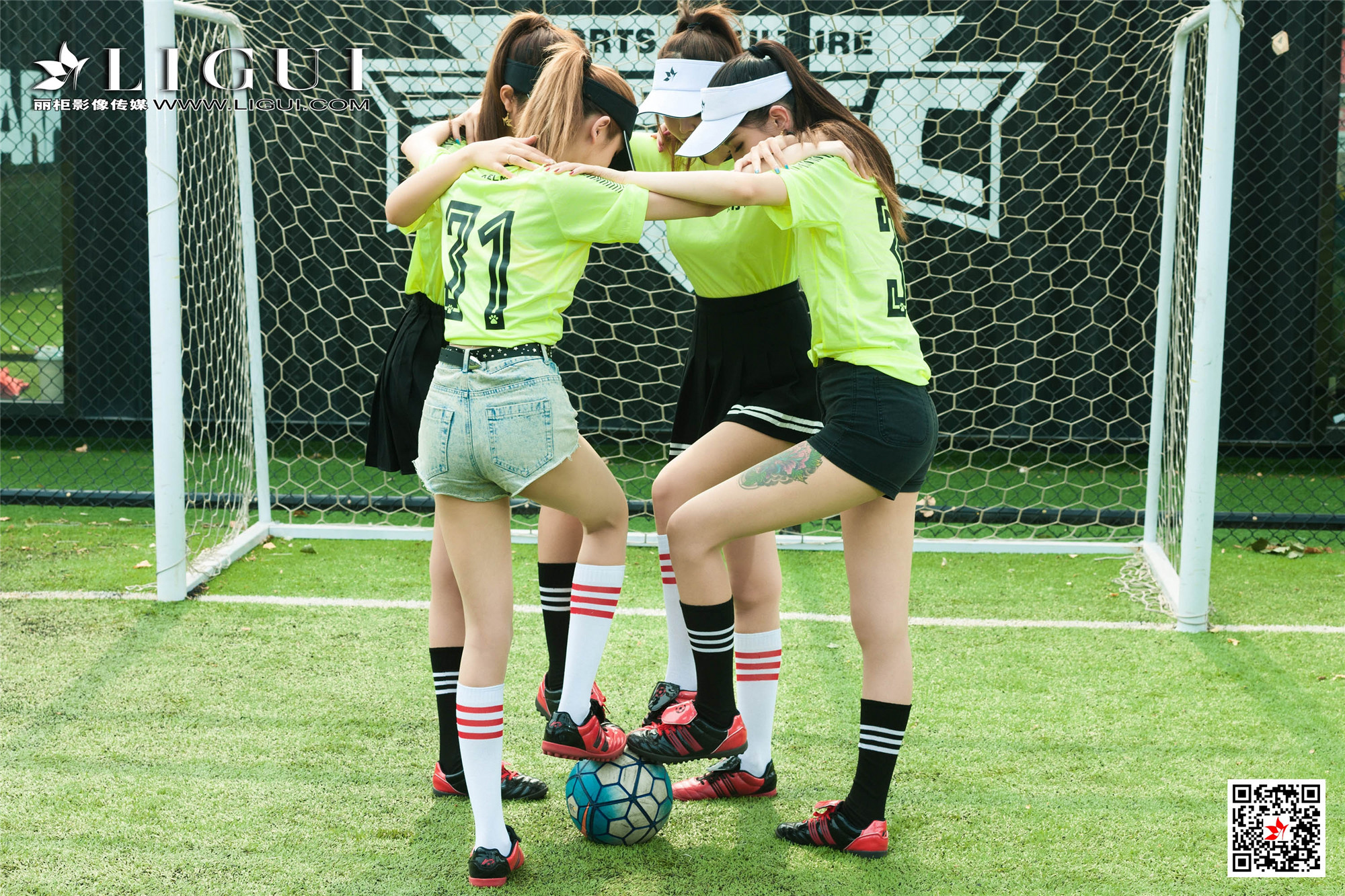 Foot Fetish Twin Flowers 58